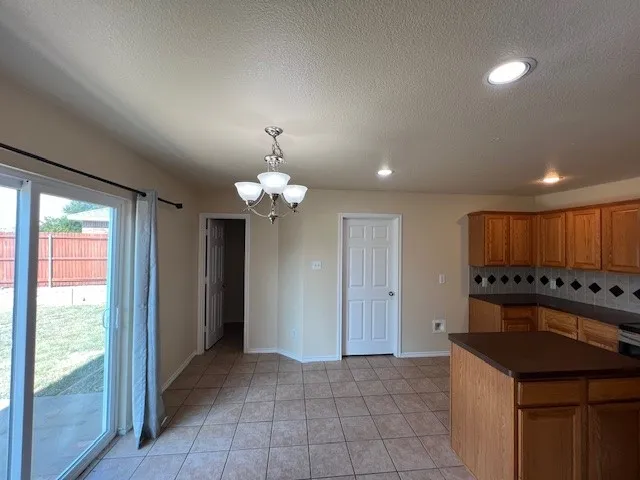 Single Family Residence For Rent in Collin County , 2001 Hickory Trail, Anna, Texas 75409, 3 Bedroom, 3 Bathroom, 2 Garage spaces, 2,207 Sqft, built in 2004, mls#21369791, Real Estate Agent in Anna, Homes For Rent in Collin county, Homes For Rent in Anna, Realtor in Anna Texas, Real Estate Brokerage Independent Realty Texas, Luminita Cordes Realtor