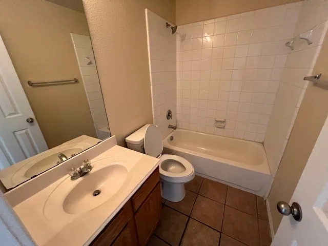 Single Family Residence For Rent in Collin County , 2001 Hickory Trail, Anna, Texas 75409, 3 Bedroom, 3 Bathroom, 2 Garage spaces, 2,207 Sqft, built in 2004, mls#21369791, Real Estate Agent in Anna, Homes For Rent in Collin county, Homes For Rent in Anna, Realtor in Anna Texas, Real Estate Brokerage Independent Realty Texas, Luminita Cordes Realtor