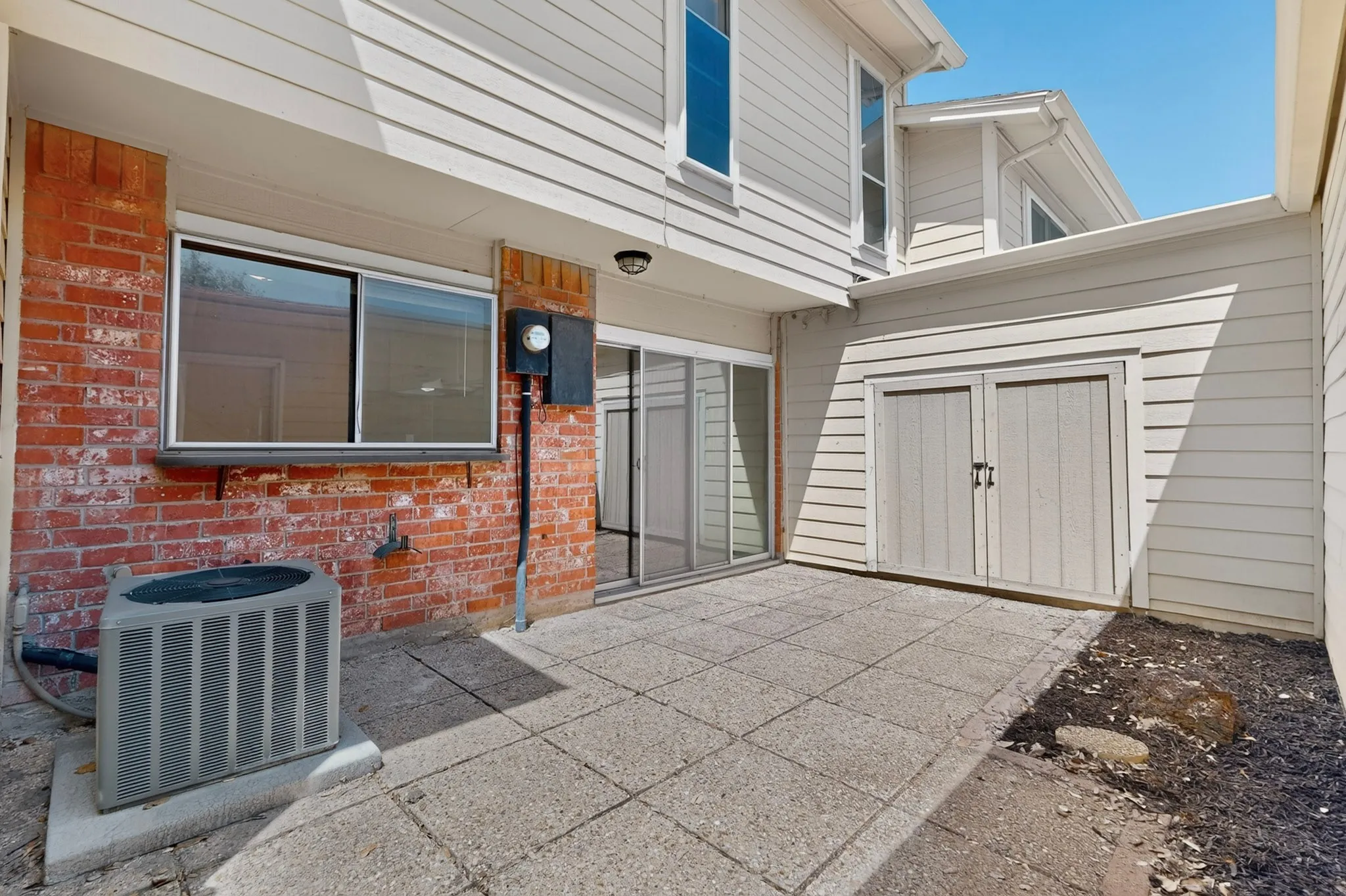Condominium For Rent in Tarrant County , 1949 Shorewood Drive, Grapevine, Texas 76051, 2 Bedroom, 2 Bathroom, 1 Garage spaces, 1,270 Sqft, built in 1973, mls#21369842, Real Estate Agent in Grapevine, Homes For Rent in Tarrant county, Homes For Rent in Grapevine, Realtor in Grapevine Texas, Real Estate Brokerage Independent Realty Texas, Luminita Cordes Realtor