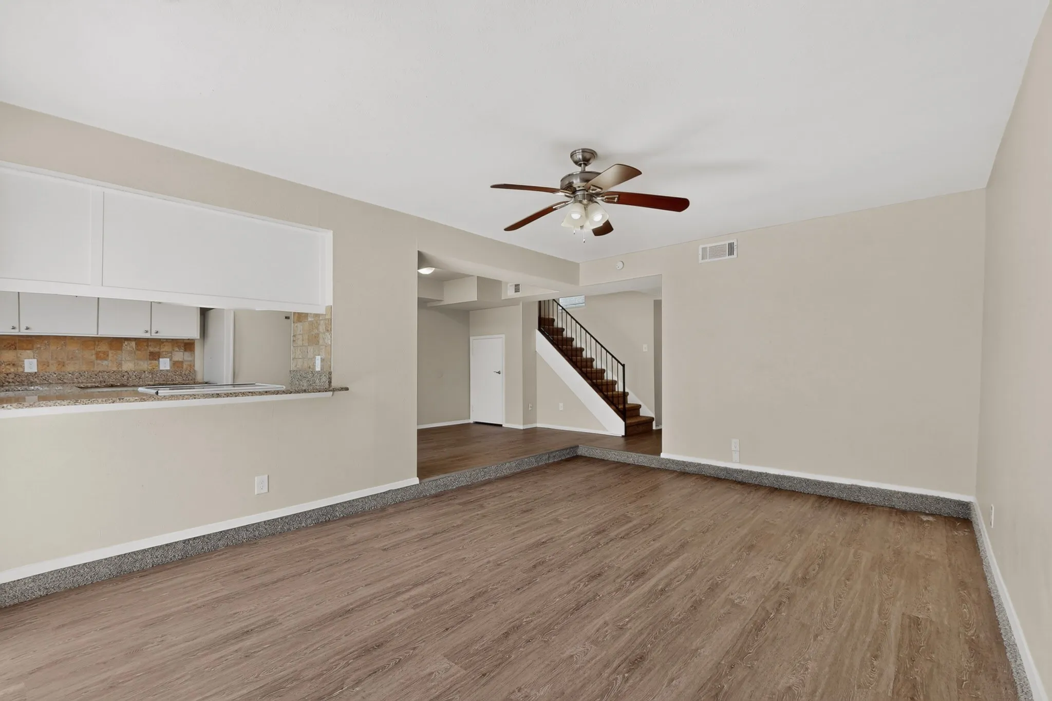 Condominium For Rent in Tarrant County , 1949 Shorewood Drive, Grapevine, Texas 76051, 2 Bedroom, 2 Bathroom, 1 Garage spaces, 1,270 Sqft, built in 1973, mls#21369842, Real Estate Agent in Grapevine, Homes For Rent in Tarrant county, Homes For Rent in Grapevine, Realtor in Grapevine Texas, Real Estate Brokerage Independent Realty Texas, Luminita Cordes Realtor
