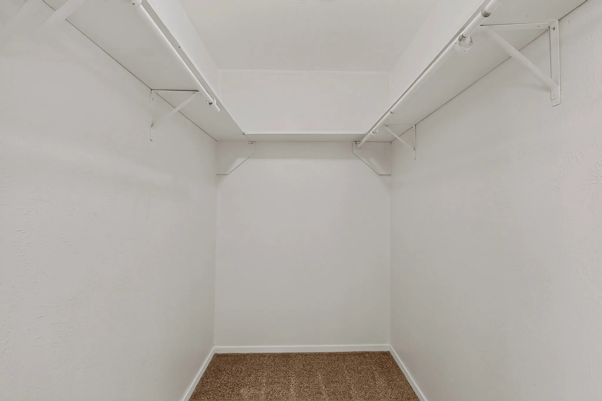 Condominium For Rent in Tarrant County , 1949 Shorewood Drive, Grapevine, Texas 76051, 2 Bedroom, 2 Bathroom, 1 Garage spaces, 1,270 Sqft, built in 1973, mls#21369842, Real Estate Agent in Grapevine, Homes For Rent in Tarrant county, Homes For Rent in Grapevine, Realtor in Grapevine Texas, Real Estate Brokerage Independent Realty Texas, Luminita Cordes Realtor