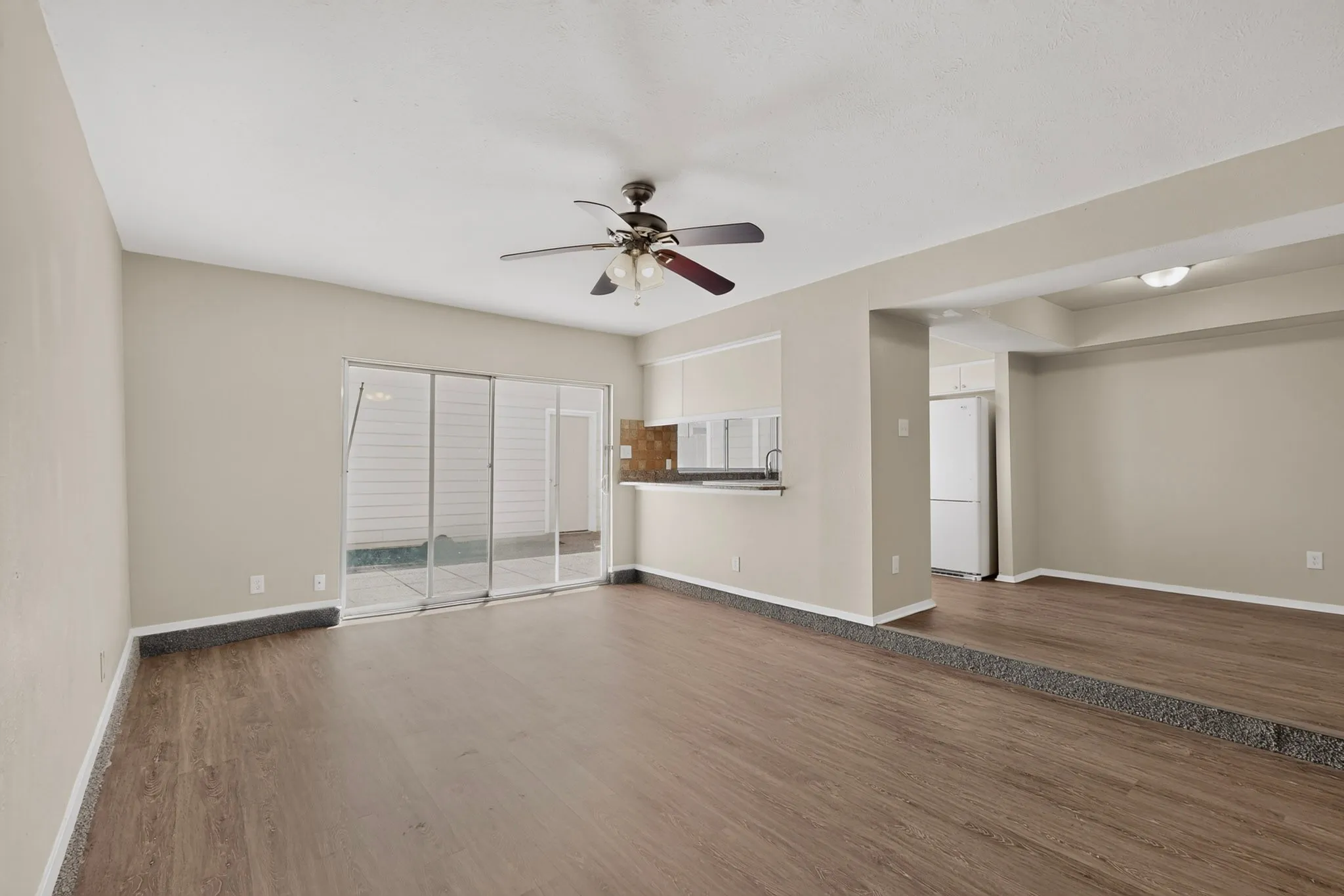 Condominium For Rent in Tarrant County , 1949 Shorewood Drive, Grapevine, Texas 76051, 2 Bedroom, 2 Bathroom, 1 Garage spaces, 1,270 Sqft, built in 1973, mls#21369842, Real Estate Agent in Grapevine, Homes For Rent in Tarrant county, Homes For Rent in Grapevine, Realtor in Grapevine Texas, Real Estate Brokerage Independent Realty Texas, Luminita Cordes Realtor