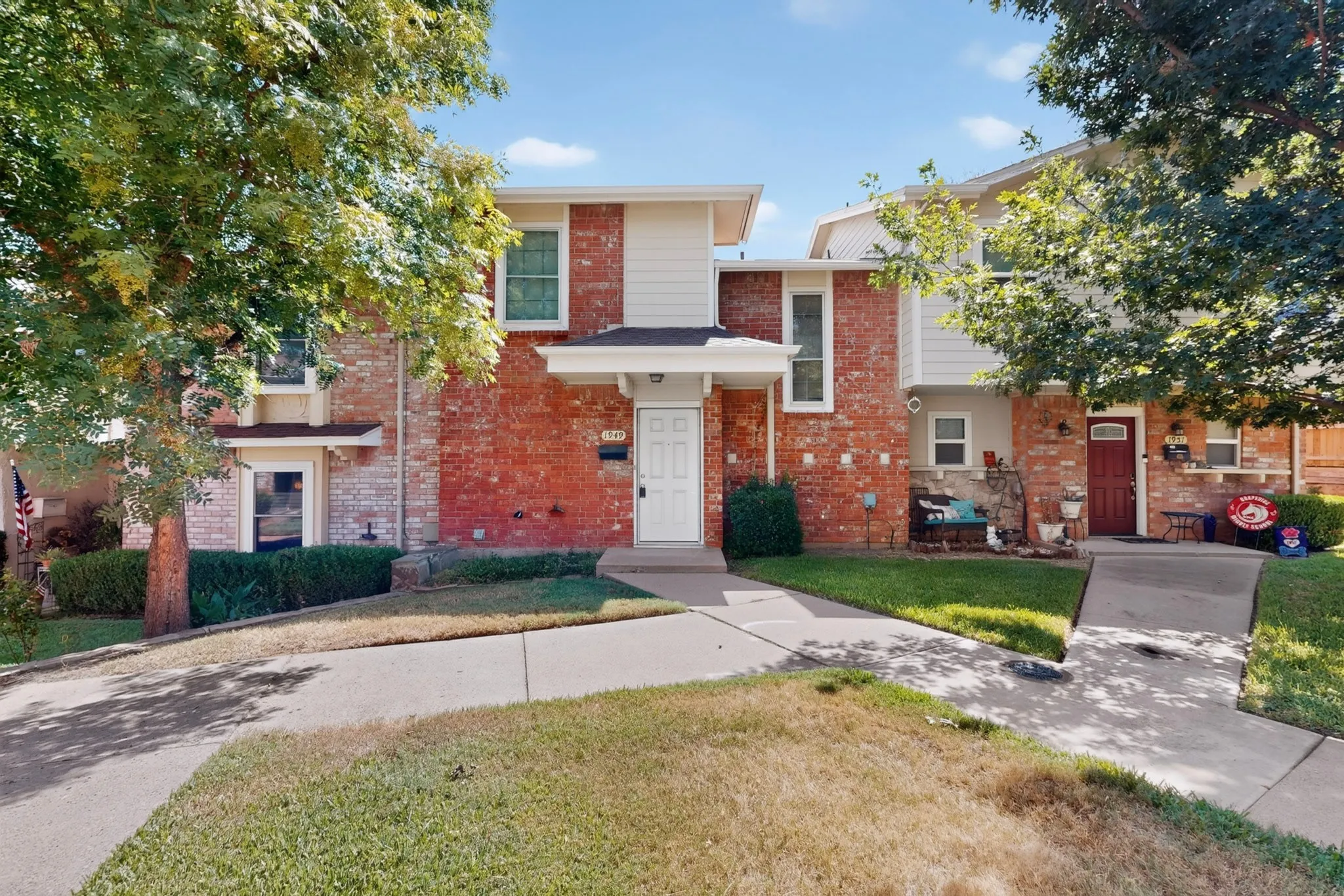 Condominium For Rent in Tarrant County , 1949 Shorewood Drive, Grapevine, Texas 76051, 2 Bedroom, 2 Bathroom, 1 Garage spaces, 1,270 Sqft, built in 1973, mls#21369842, Real Estate Agent in Grapevine, Homes For Rent in Tarrant county, Homes For Rent in Grapevine, Realtor in Grapevine Texas, Real Estate Brokerage Independent Realty Texas, Luminita Cordes Realtor