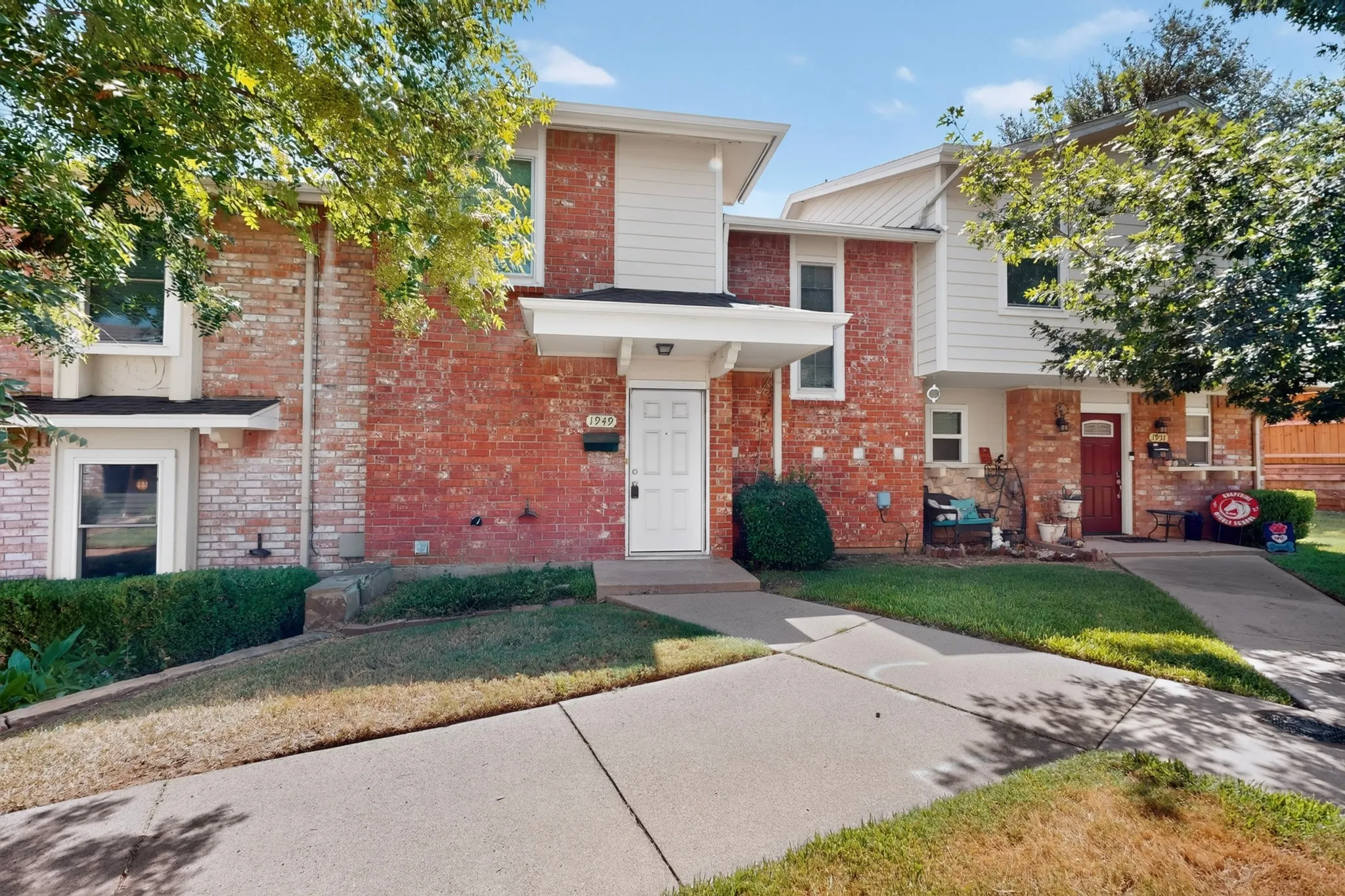 Condominium For Rent in Tarrant County , 1949 Shorewood Drive, Grapevine, Texas 76051, 2 Bedroom, 2 Bathroom, 1 Garage spaces, 1,270 Sqft, built in 1973, mls#21369842, Real Estate Agent in Grapevine, Homes For Rent in Tarrant county, Homes For Rent in Grapevine, Realtor in Grapevine Texas, Real Estate Brokerage Independent Realty Texas, Luminita Cordes Realtor