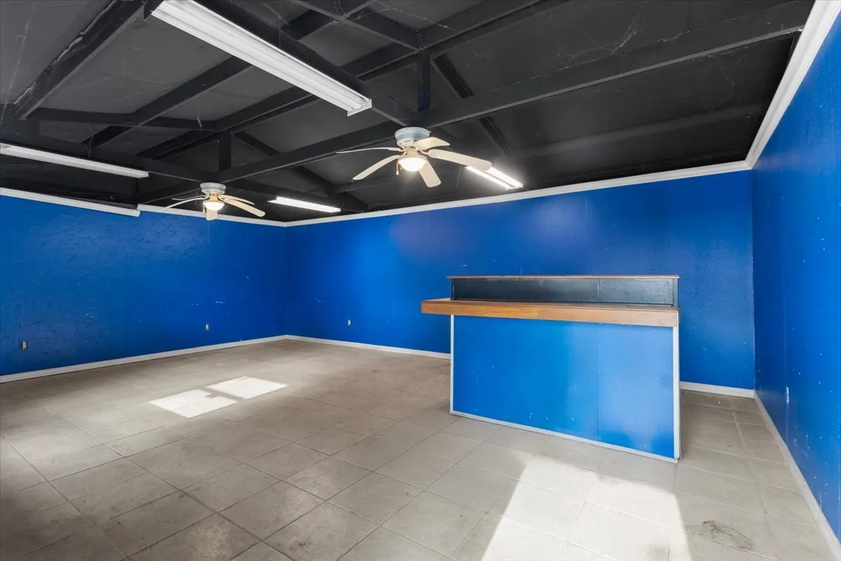 Single Family Residence For Sale in Smith County , 10204 Rolling Pines Drive, Tyler, Texas 75707, 3 Bedroom, 2 Bathroom, 1 Garage spaces, 1,343 Sqft, built in 1984, mls#21369850, Real Estate Agent in Tyler, Homes For Sale in Smith county, Homes For Sale in Tyler, Realtor in Tyler Texas, Real Estate Brokerage Independent Realty Texas, Luminita Cordes Realtor