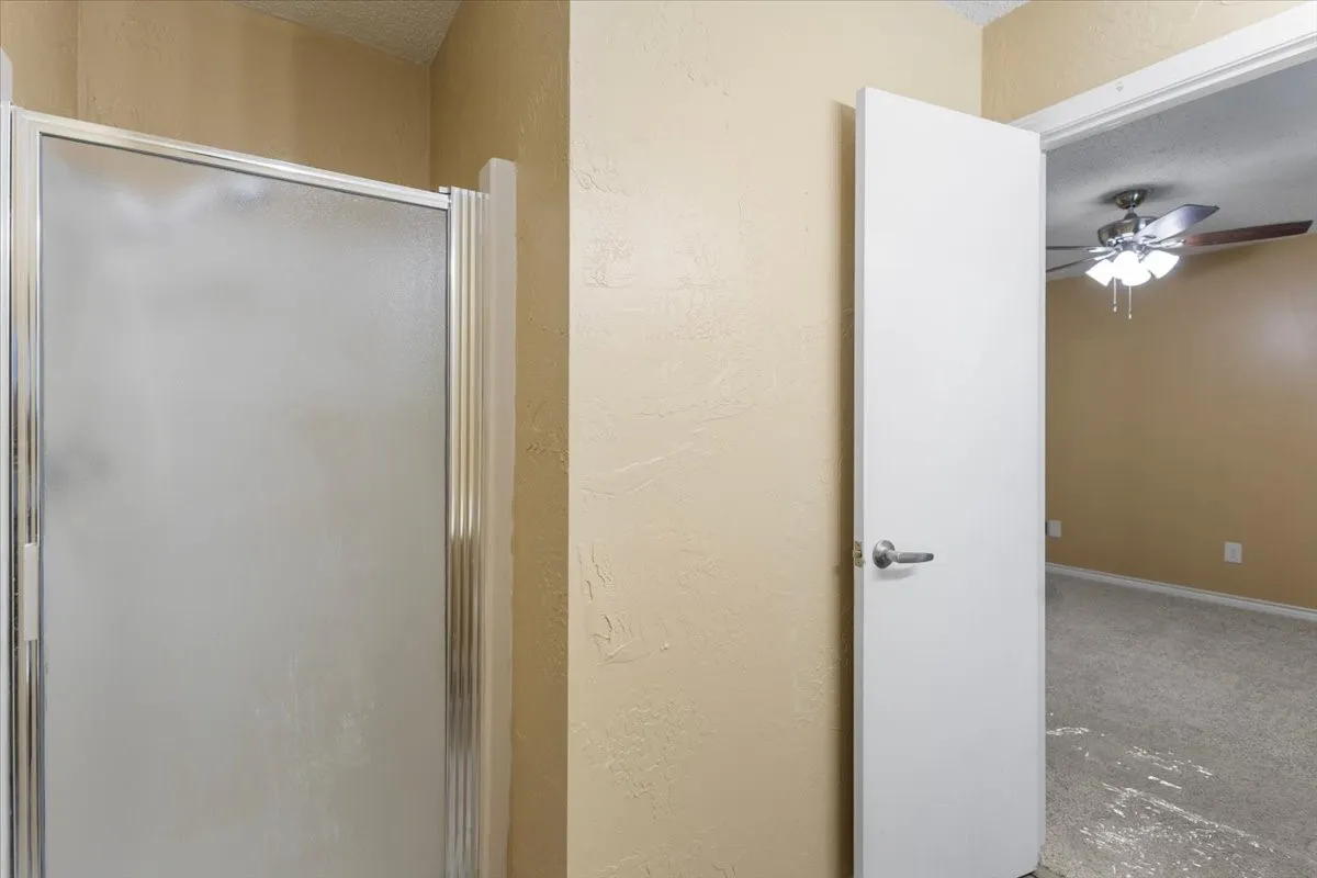 Single Family Residence For Sale in Smith County , 10204 Rolling Pines Drive, Tyler, Texas 75707, 3 Bedroom, 2 Bathroom, 1 Garage spaces, 1,343 Sqft, built in 1984, mls#21369850, Real Estate Agent in Tyler, Homes For Sale in Smith county, Homes For Sale in Tyler, Realtor in Tyler Texas, Real Estate Brokerage Independent Realty Texas, Luminita Cordes Realtor