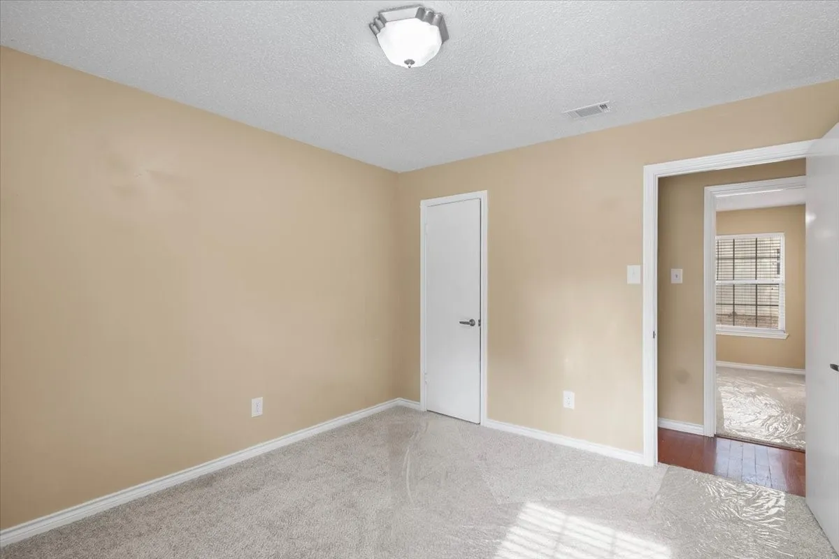 Single Family Residence For Sale in Smith County , 10204 Rolling Pines Drive, Tyler, Texas 75707, 3 Bedroom, 2 Bathroom, 1 Garage spaces, 1,343 Sqft, built in 1984, mls#21369850, Real Estate Agent in Tyler, Homes For Sale in Smith county, Homes For Sale in Tyler, Realtor in Tyler Texas, Real Estate Brokerage Independent Realty Texas, Luminita Cordes Realtor