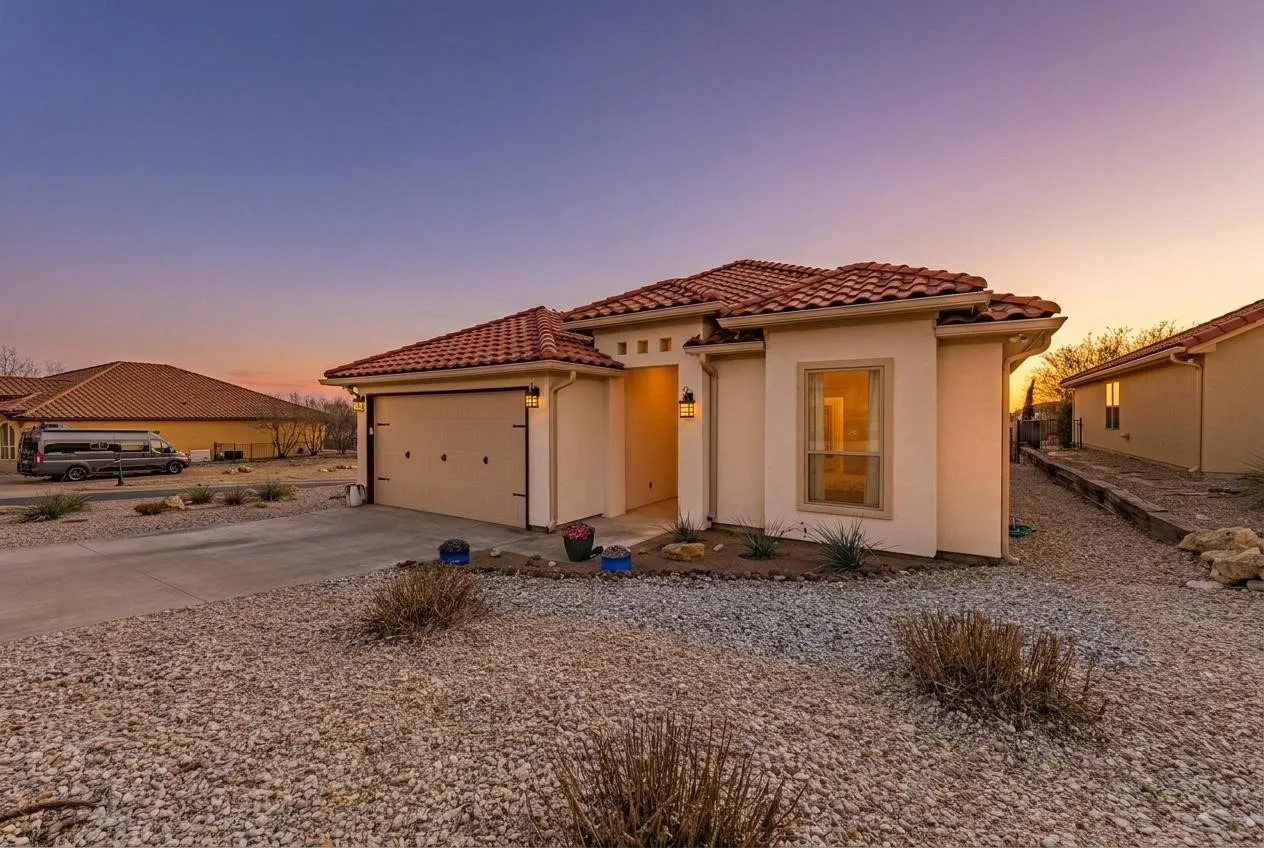 Single Family Residence For Sale in Somervell County , 119 Valley View, Glen Rose, Texas 76043, 3 Bedroom, 2 Bathroom, 2 Garage spaces, 2,323 Sqft, built in 2022, mls#21369829, Real Estate Agent in Glen Rose, Homes For Sale in Somervell county, Homes For Sale in Glen Rose, Realtor in Glen Rose Texas, Real Estate Brokerage Independent Realty Texas, Luminita Cordes Realtor