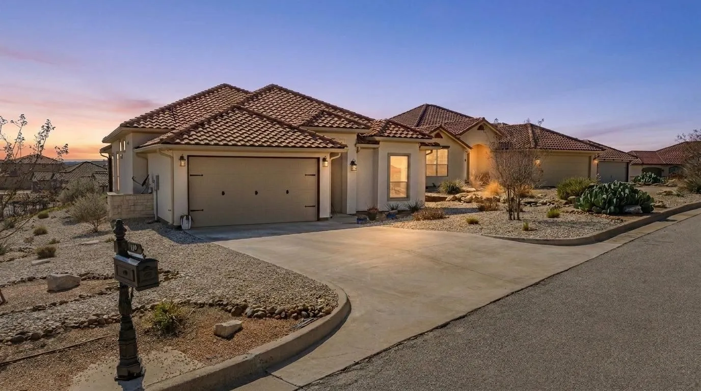 Single Family Residence For Sale in Somervell County , 119 Valley View, Glen Rose, Texas 76043, 3 Bedroom, 2 Bathroom, 2 Garage spaces, 2,323 Sqft, built in 2022, mls#21369829, Real Estate Agent in Glen Rose, Homes For Sale in Somervell county, Homes For Sale in Glen Rose, Realtor in Glen Rose Texas, Real Estate Brokerage Independent Realty Texas, Luminita Cordes Realtor