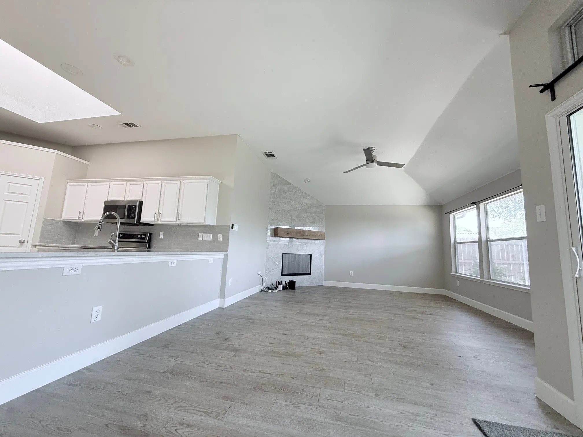 Single Family Residence For Rent in Denton County , 7608 Sunburst Trail, Denton, Texas 76210, 4 Bedroom, 2 Bathroom, 2 Garage spaces, 2,002 Sqft, built in 2002, mls#21369852, Real Estate Agent in Denton, Homes For Rent in Denton county, Homes For Rent in Denton, Realtor in Denton Texas, Real Estate Brokerage Independent Realty Texas, Luminita Cordes Realtor