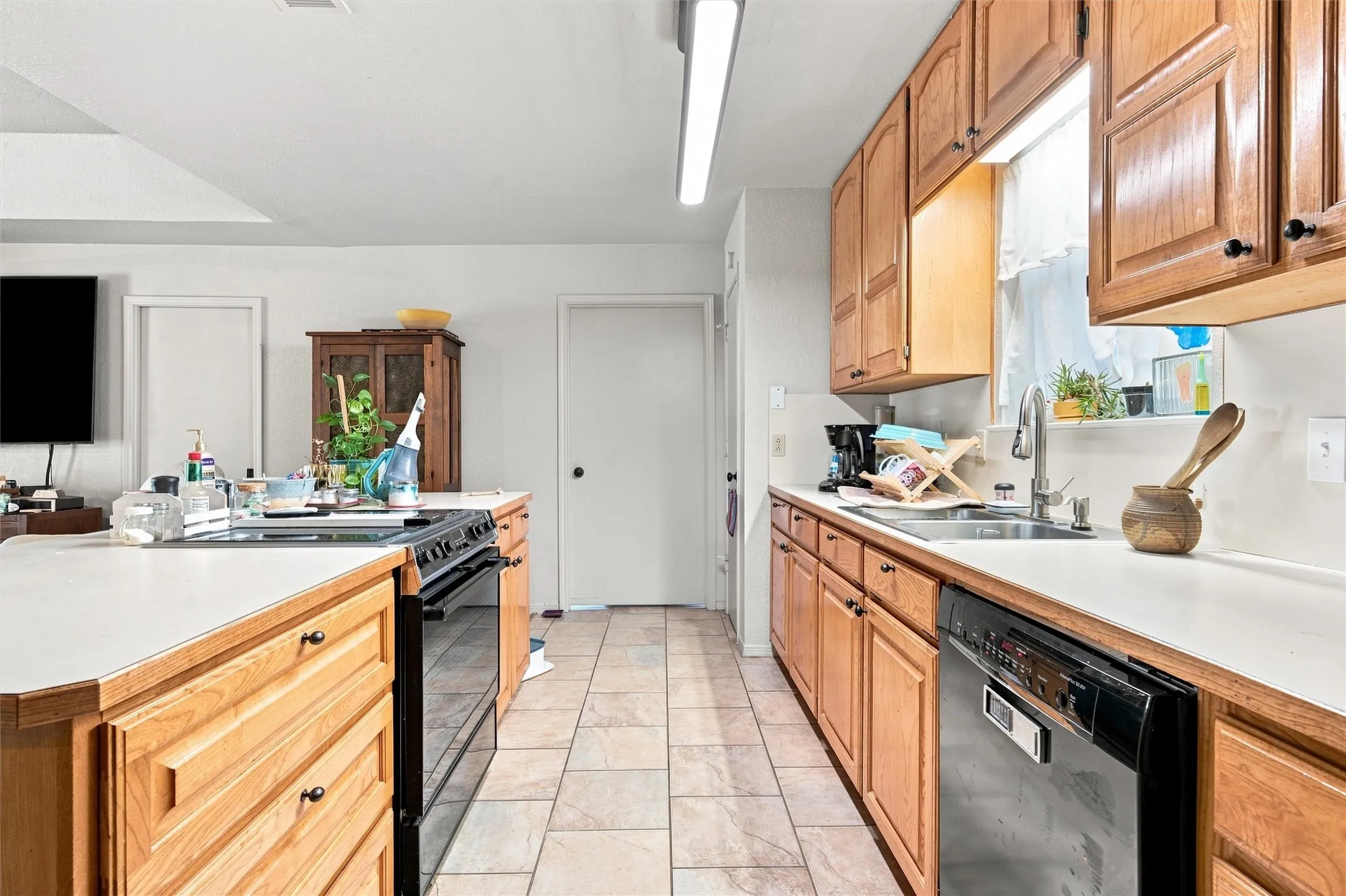 Single Family Residence For Sale in Bosque County , 121 County Road 1740a, Clifton, Texas 76634, 2 Bedroom, 2 Bathroom, 2 Garage spaces, 1,214 Sqft, built in 1993, mls#21369825, Real Estate Agent in Clifton, Homes For Sale in Bosque county, Homes For Sale in Clifton, Realtor in Clifton Texas, Real Estate Brokerage Independent Realty Texas, Luminita Cordes Realtor
