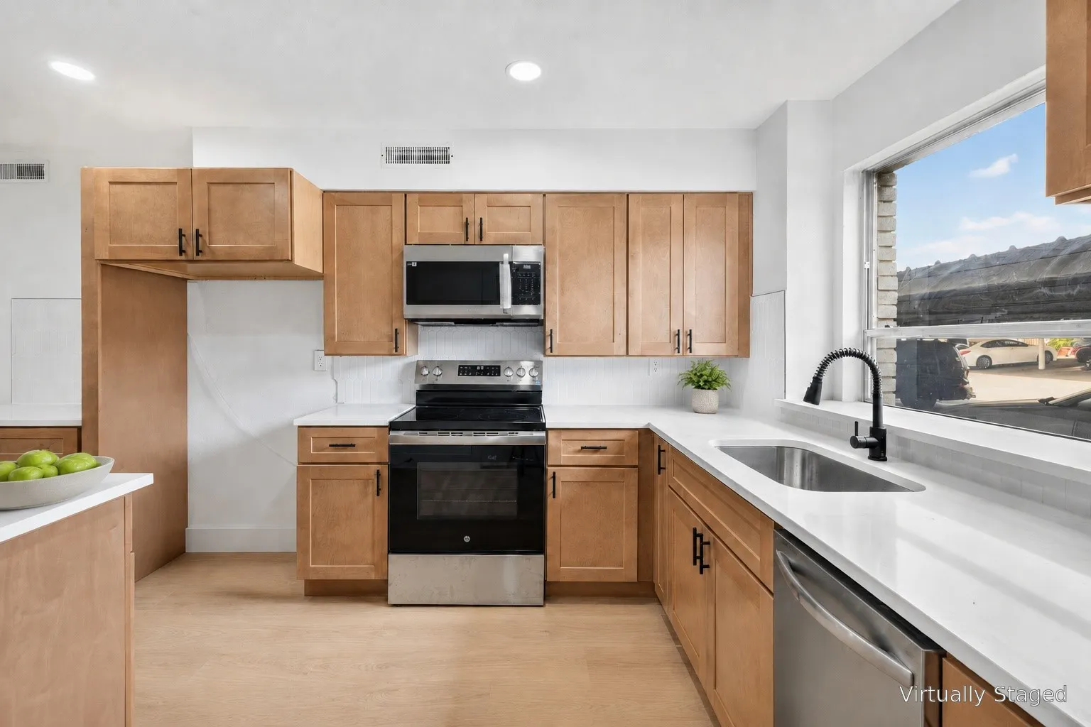Condominium For Sale in Dallas County , 6365 Diamond Head Circle A, Dallas, Texas 75225, 2 Bedroom, 2 Bathroom, Garage spaces, 1,528 Sqft, built in 1961, mls#21369301, Real Estate Agent in Dallas, Homes For Sale in Dallas county, Homes For Sale in Dallas, Realtor in Dallas Texas, Real Estate Brokerage Independent Realty Texas, Luminita Cordes Realtor