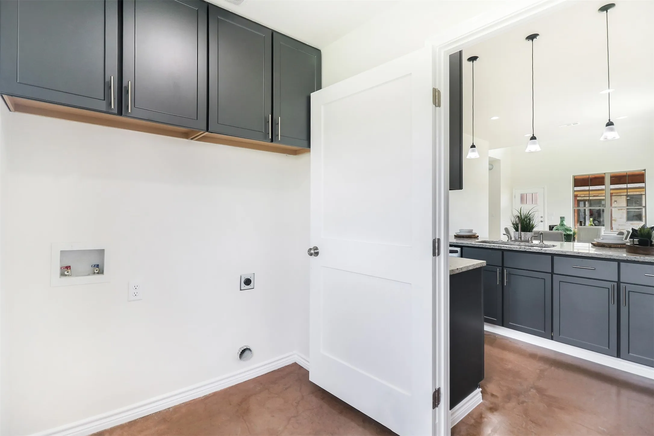 Townhouse For Rent in Hunt County , 106 Perch Drive, West Tawakoni, Texas 75474, 3 Bedroom, 2 Bathroom, 1 Garage spaces, 1,565 Sqft, built in 2021, mls#21369856, Real Estate Agent in West Tawakoni, Homes For Rent in Hunt county, Homes For Rent in West Tawakoni, Realtor in West Tawakoni Texas, Real Estate Brokerage Independent Realty Texas, Luminita Cordes Realtor