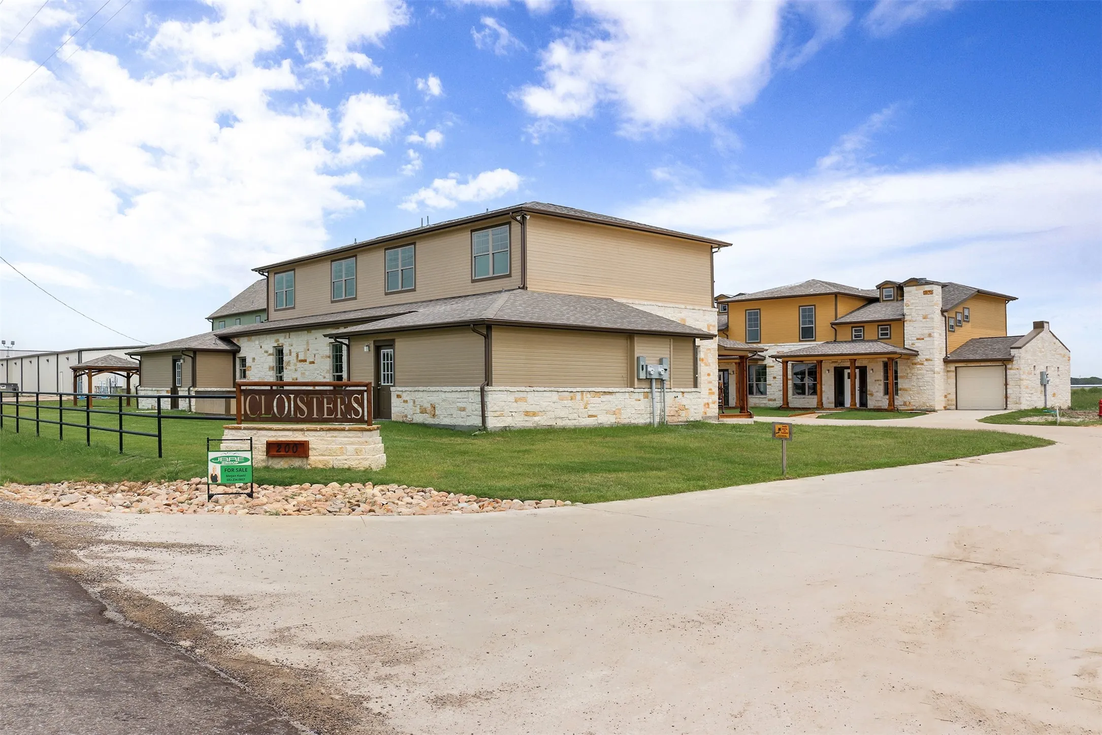 Townhouse For Rent in Hunt County , 106 Perch Drive, West Tawakoni, Texas 75474, 3 Bedroom, 2 Bathroom, 1 Garage spaces, 1,565 Sqft, built in 2021, mls#21369856, Real Estate Agent in West Tawakoni, Homes For Rent in Hunt county, Homes For Rent in West Tawakoni, Realtor in West Tawakoni Texas, Real Estate Brokerage Independent Realty Texas, Luminita Cordes Realtor