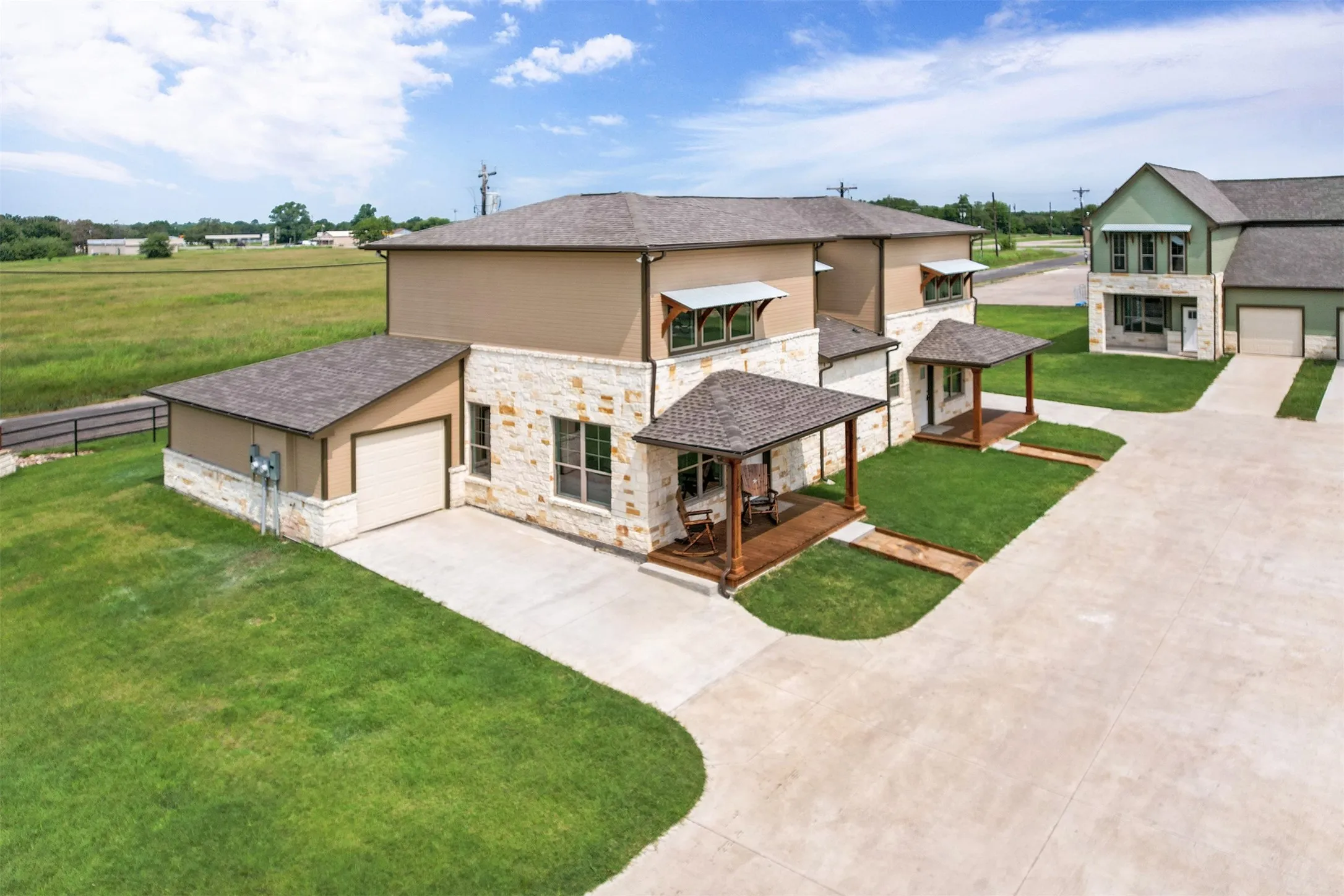 Townhouse For Rent in Hunt County , 106 Perch Drive, West Tawakoni, Texas 75474, 3 Bedroom, 2 Bathroom, 1 Garage spaces, 1,565 Sqft, built in 2021, mls#21369856, Real Estate Agent in West Tawakoni, Homes For Rent in Hunt county, Homes For Rent in West Tawakoni, Realtor in West Tawakoni Texas, Real Estate Brokerage Independent Realty Texas, Luminita Cordes Realtor