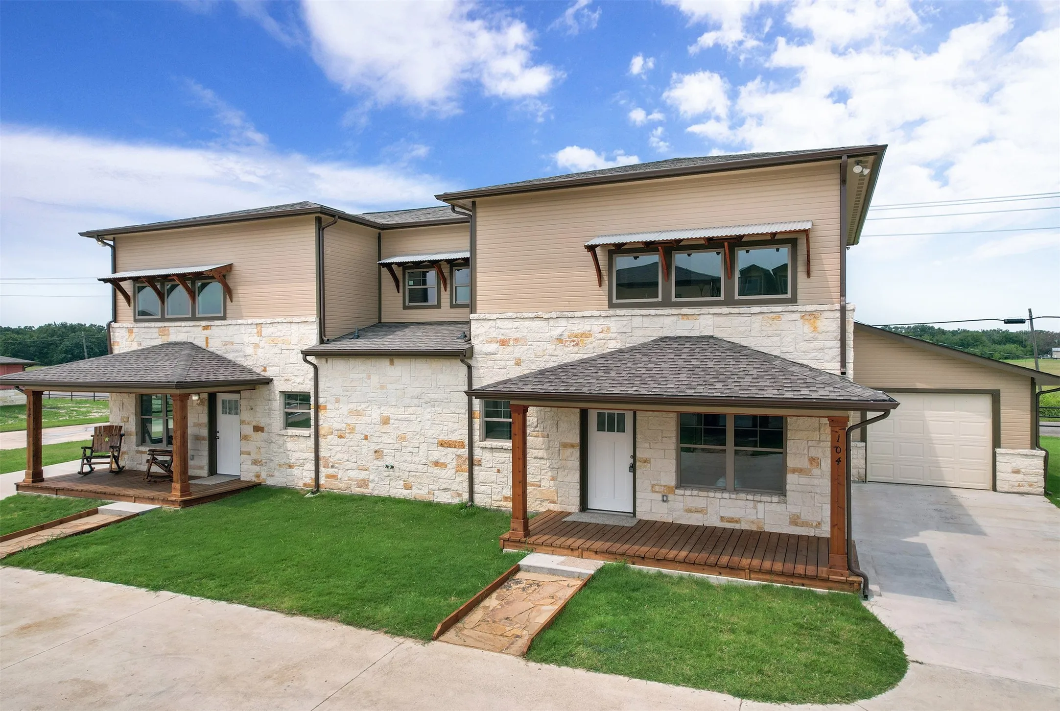 Townhouse For Rent in Hunt County , 106 Perch Drive, West Tawakoni, Texas 75474, 3 Bedroom, 2 Bathroom, 1 Garage spaces, 1,565 Sqft, built in 2021, mls#21369856, Real Estate Agent in West Tawakoni, Homes For Rent in Hunt county, Homes For Rent in West Tawakoni, Realtor in West Tawakoni Texas, Real Estate Brokerage Independent Realty Texas, Luminita Cordes Realtor