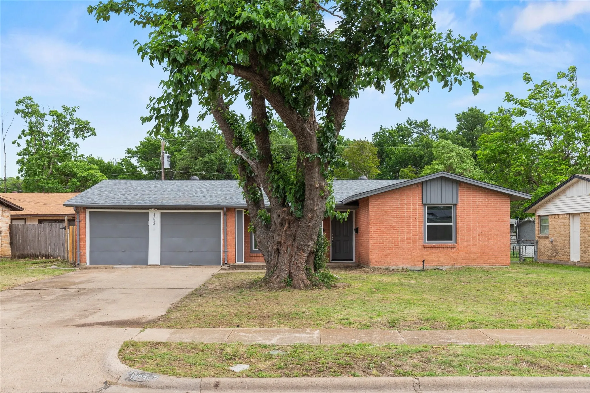 Single Family Residence For Rent in Dallas County , 13634 Pyramid Drive, Farmers Branch, Texas 75234, 3 Bedroom, 2 Bathroom, 2 Garage spaces, 1,356 Sqft, built in 1957, mls#21367766, Real Estate Agent in Farmers Branch, Homes For Rent in Dallas county, Homes For Rent in Farmers Branch, Realtor in Farmers Branch Texas, Real Estate Brokerage Independent Realty Texas, Luminita Cordes Realtor