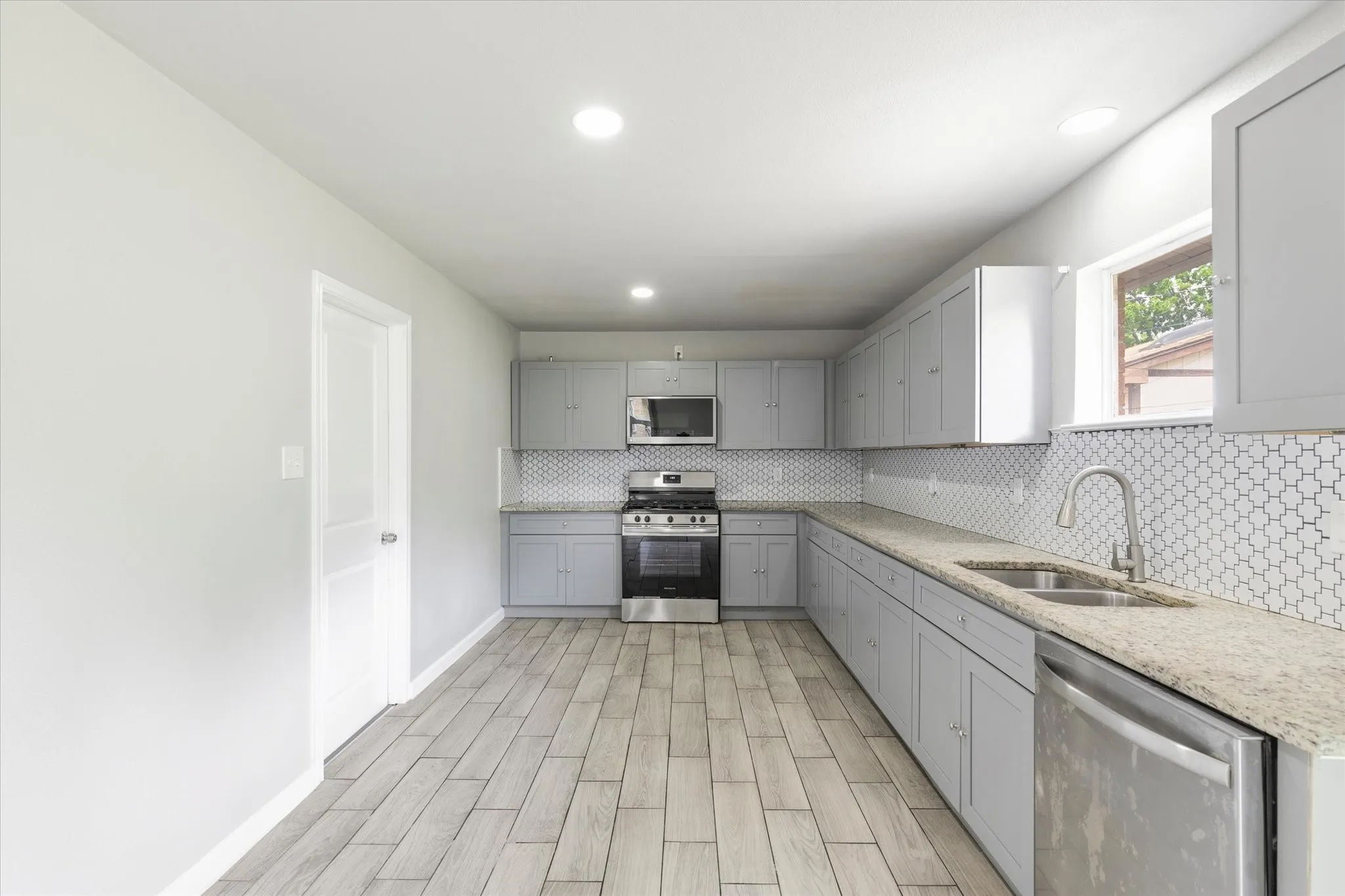 Single Family Residence For Rent in Dallas County , 13634 Pyramid Drive, Farmers Branch, Texas 75234, 3 Bedroom, 2 Bathroom, 2 Garage spaces, 1,356 Sqft, built in 1957, mls#21367766, Real Estate Agent in Farmers Branch, Homes For Rent in Dallas county, Homes For Rent in Farmers Branch, Realtor in Farmers Branch Texas, Real Estate Brokerage Independent Realty Texas, Luminita Cordes Realtor
