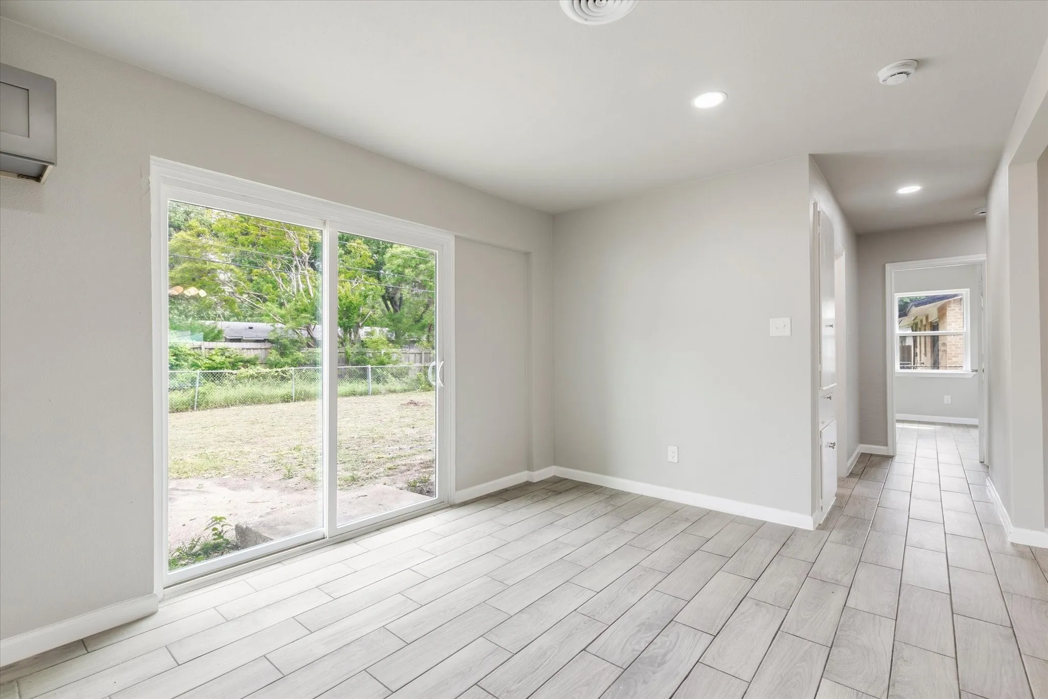 Single Family Residence For Rent in Dallas County , 13634 Pyramid Drive, Farmers Branch, Texas 75234, 3 Bedroom, 2 Bathroom, 2 Garage spaces, 1,356 Sqft, built in 1957, mls#21367766, Real Estate Agent in Farmers Branch, Homes For Rent in Dallas county, Homes For Rent in Farmers Branch, Realtor in Farmers Branch Texas, Real Estate Brokerage Independent Realty Texas, Luminita Cordes Realtor