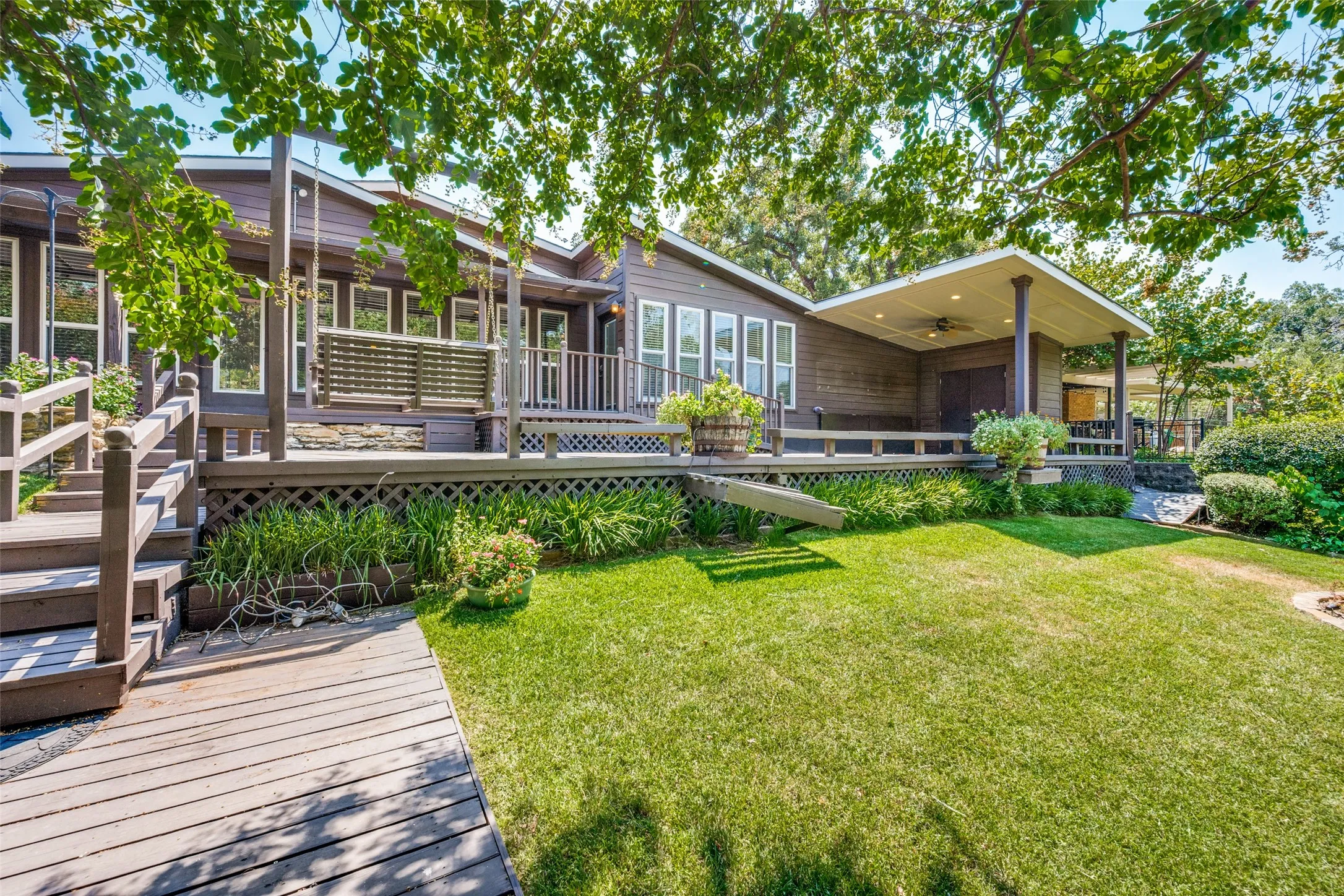 Single Family Residence For Sale in Tarrant County , 1504 Briarwood Boulevard, Arlington, Texas 76013, 3 Bedroom, 2 Bathroom, 1 Garage spaces, 2,282 Sqft, built in 1955, mls#21368097, Real Estate Agent in Arlington, Homes For Sale in Tarrant county, Homes For Sale in Arlington, Realtor in Arlington Texas, Real Estate Brokerage Independent Realty Texas, Luminita Cordes Realtor