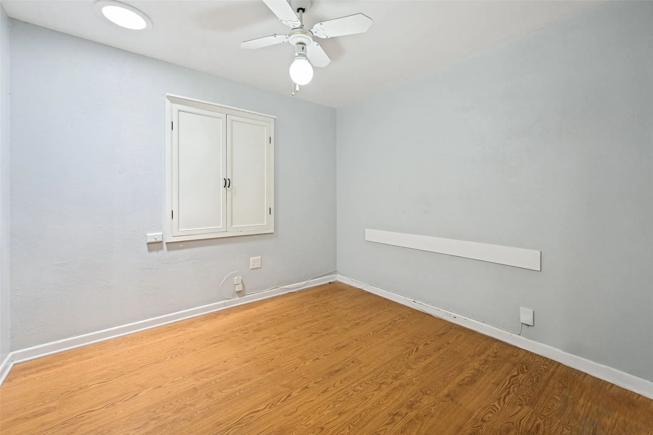 Single Family Residence For Sale in Tarrant County , 1504 Briarwood Boulevard, Arlington, Texas 76013, 3 Bedroom, 2 Bathroom, 1 Garage spaces, 2,282 Sqft, built in 1955, mls#21368097, Real Estate Agent in Arlington, Homes For Sale in Tarrant county, Homes For Sale in Arlington, Realtor in Arlington Texas, Real Estate Brokerage Independent Realty Texas, Luminita Cordes Realtor