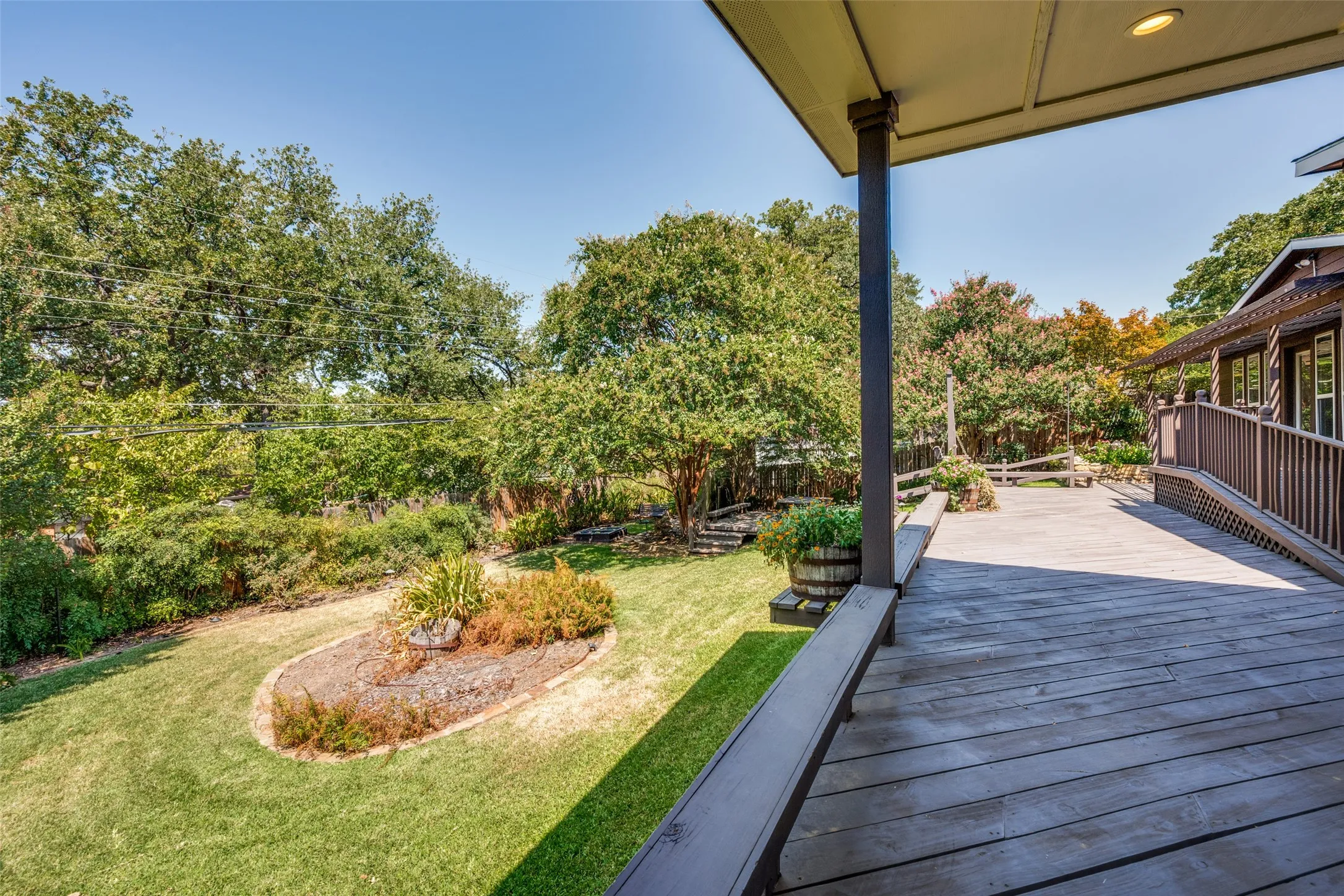 Single Family Residence For Sale in Tarrant County , 1504 Briarwood Boulevard, Arlington, Texas 76013, 3 Bedroom, 2 Bathroom, 1 Garage spaces, 2,282 Sqft, built in 1955, mls#21368097, Real Estate Agent in Arlington, Homes For Sale in Tarrant county, Homes For Sale in Arlington, Realtor in Arlington Texas, Real Estate Brokerage Independent Realty Texas, Luminita Cordes Realtor