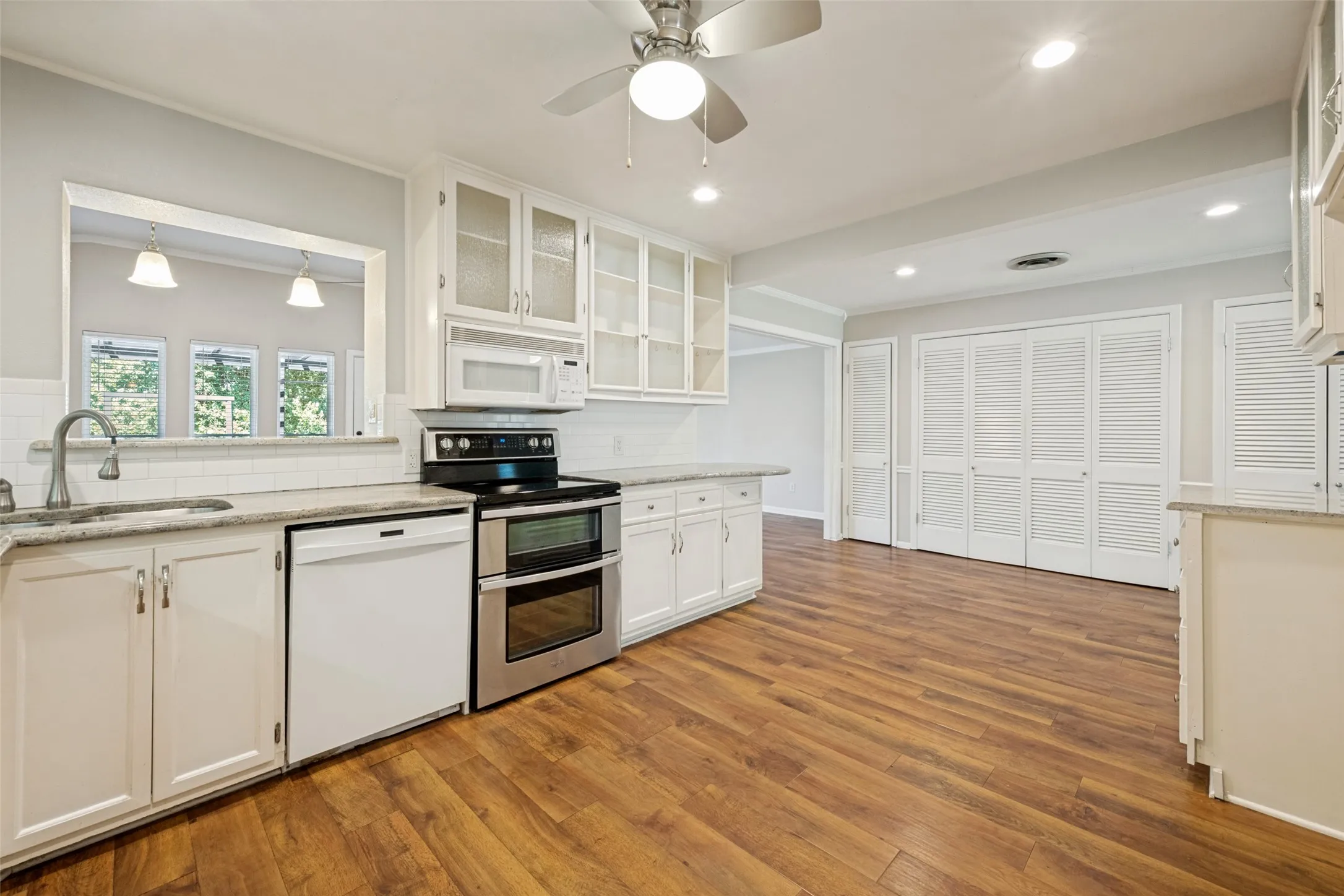Single Family Residence For Sale in Tarrant County , 1504 Briarwood Boulevard, Arlington, Texas 76013, 3 Bedroom, 2 Bathroom, 1 Garage spaces, 2,282 Sqft, built in 1955, mls#21368097, Real Estate Agent in Arlington, Homes For Sale in Tarrant county, Homes For Sale in Arlington, Realtor in Arlington Texas, Real Estate Brokerage Independent Realty Texas, Luminita Cordes Realtor