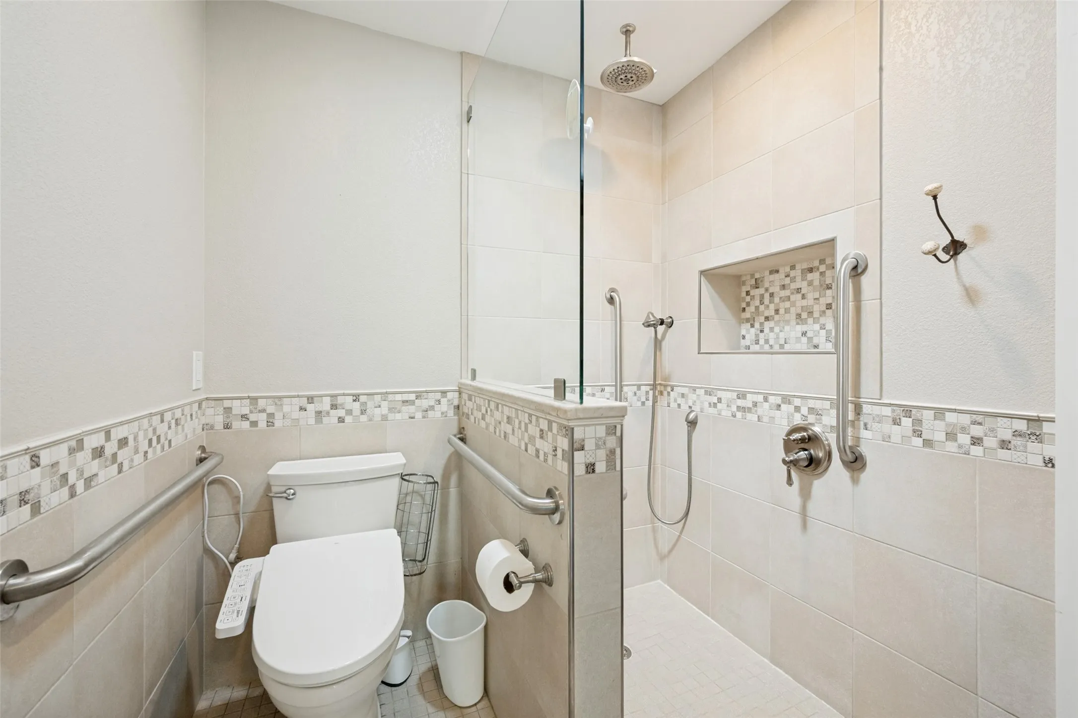 Single Family Residence For Sale in Tarrant County , 1504 Briarwood Boulevard, Arlington, Texas 76013, 3 Bedroom, 2 Bathroom, 1 Garage spaces, 2,282 Sqft, built in 1955, mls#21368097, Real Estate Agent in Arlington, Homes For Sale in Tarrant county, Homes For Sale in Arlington, Realtor in Arlington Texas, Real Estate Brokerage Independent Realty Texas, Luminita Cordes Realtor