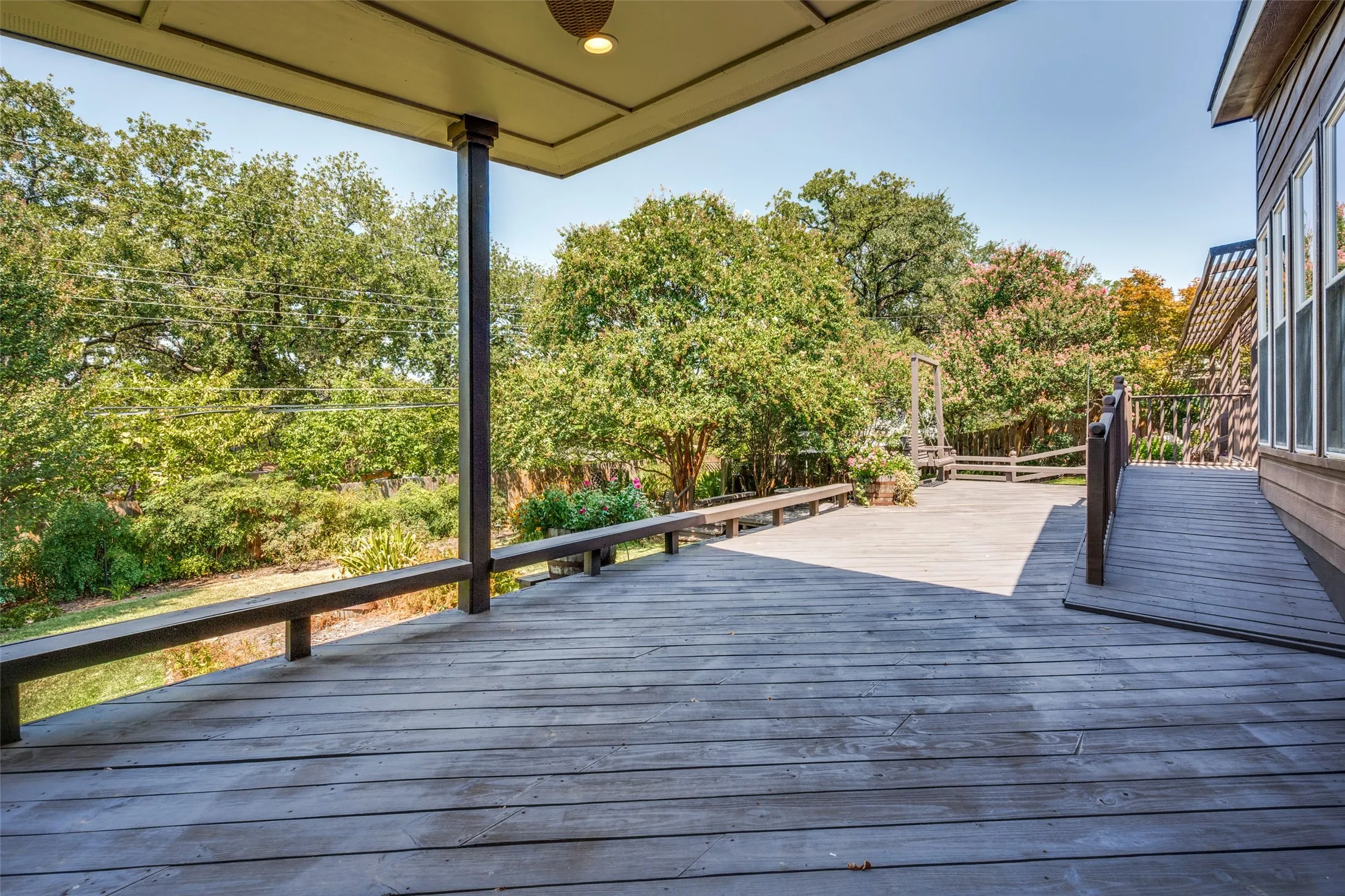 Single Family Residence For Sale in Tarrant County , 1504 Briarwood Boulevard, Arlington, Texas 76013, 3 Bedroom, 2 Bathroom, 1 Garage spaces, 2,282 Sqft, built in 1955, mls#21368097, Real Estate Agent in Arlington, Homes For Sale in Tarrant county, Homes For Sale in Arlington, Realtor in Arlington Texas, Real Estate Brokerage Independent Realty Texas, Luminita Cordes Realtor
