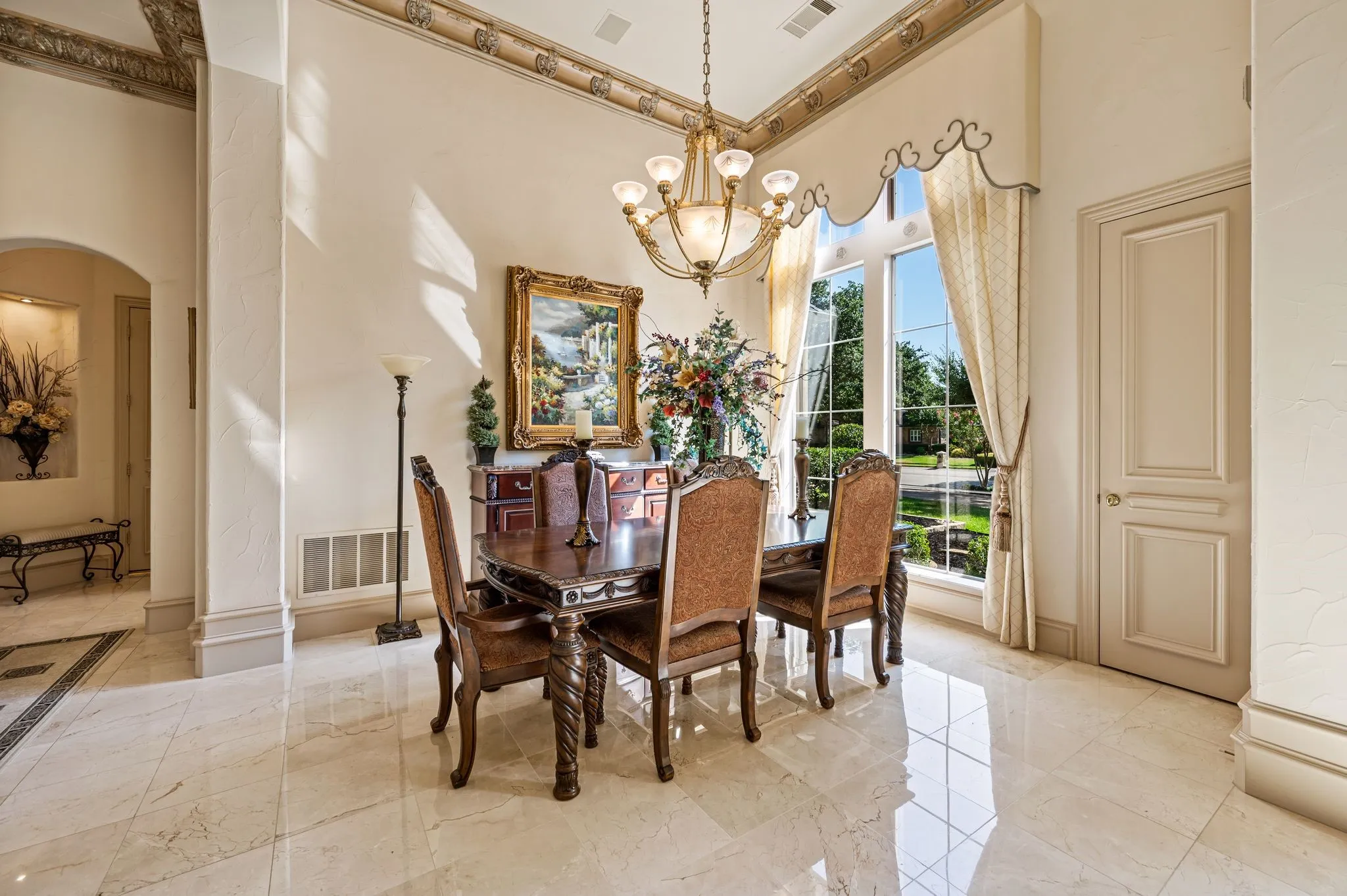 Single Family Residence For Sale in Tarrant County , 7204 Majestic Manor, Colleyville, Texas 76034, 4 Bedroom, 5 Bathroom, 4 Garage spaces, 6,091 Sqft, built in 1998, mls#21362924, Real Estate Agent in Colleyville, Homes For Sale in Tarrant county, Homes For Sale in Colleyville, Realtor in Colleyville Texas, Real Estate Brokerage Independent Realty Texas, Luminita Cordes Realtor
