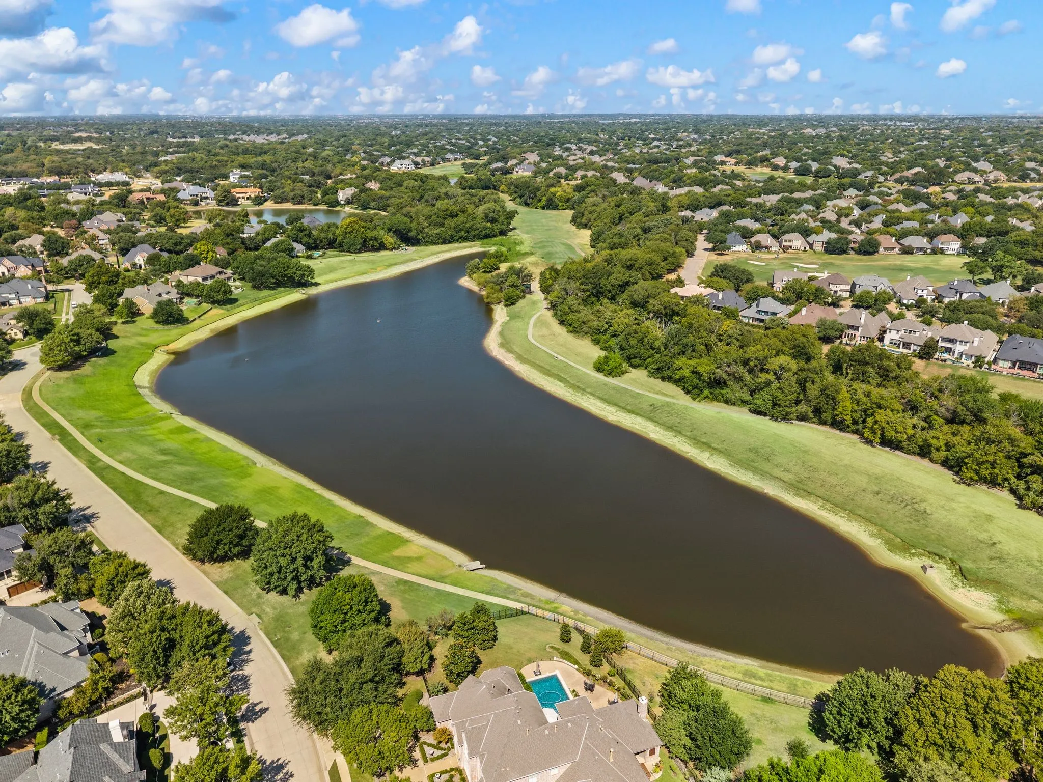 Single Family Residence For Sale in Tarrant County , 7204 Majestic Manor, Colleyville, Texas 76034, 4 Bedroom, 5 Bathroom, 4 Garage spaces, 6,091 Sqft, built in 1998, mls#21362924, Real Estate Agent in Colleyville, Homes For Sale in Tarrant county, Homes For Sale in Colleyville, Realtor in Colleyville Texas, Real Estate Brokerage Independent Realty Texas, Luminita Cordes Realtor