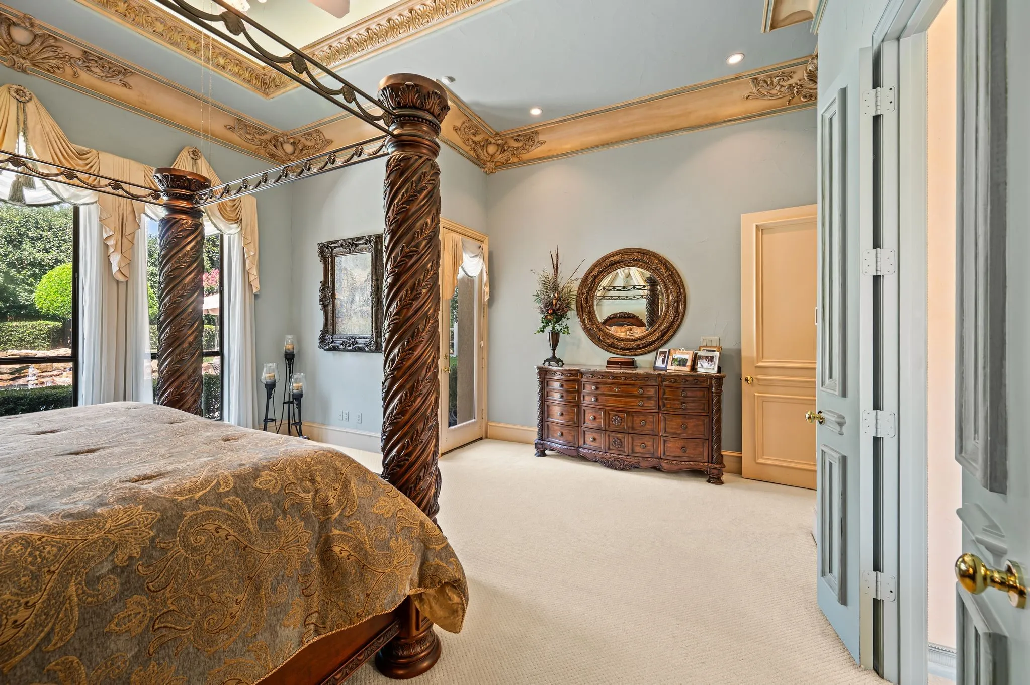 Single Family Residence For Sale in Tarrant County , 7204 Majestic Manor, Colleyville, Texas 76034, 4 Bedroom, 5 Bathroom, 4 Garage spaces, 6,091 Sqft, built in 1998, mls#21362924, Real Estate Agent in Colleyville, Homes For Sale in Tarrant county, Homes For Sale in Colleyville, Realtor in Colleyville Texas, Real Estate Brokerage Independent Realty Texas, Luminita Cordes Realtor