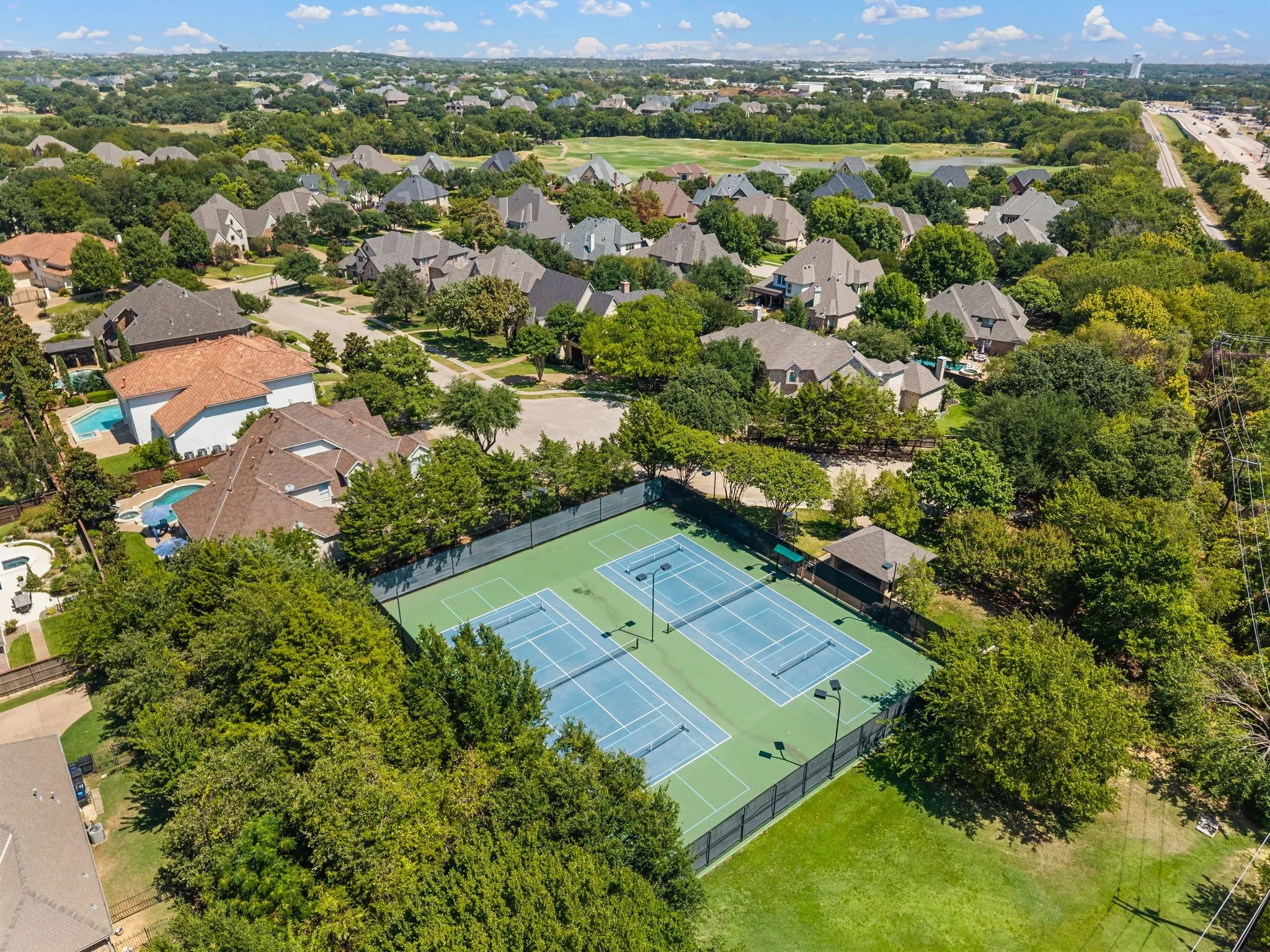 Single Family Residence For Sale in Tarrant County , 7204 Majestic Manor, Colleyville, Texas 76034, 4 Bedroom, 5 Bathroom, 4 Garage spaces, 6,091 Sqft, built in 1998, mls#21362924, Real Estate Agent in Colleyville, Homes For Sale in Tarrant county, Homes For Sale in Colleyville, Realtor in Colleyville Texas, Real Estate Brokerage Independent Realty Texas, Luminita Cordes Realtor