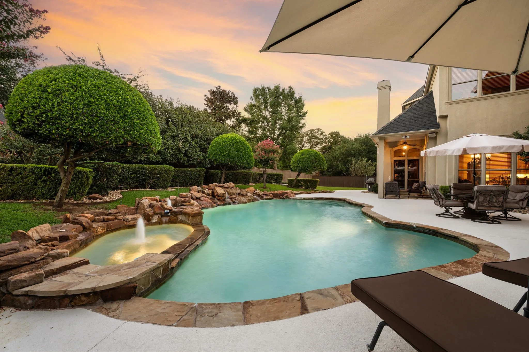 Single Family Residence For Sale in Tarrant County , 7204 Majestic Manor, Colleyville, Texas 76034, 4 Bedroom, 5 Bathroom, 4 Garage spaces, 6,091 Sqft, built in 1998, mls#21362924, Real Estate Agent in Colleyville, Homes For Sale in Tarrant county, Homes For Sale in Colleyville, Realtor in Colleyville Texas, Real Estate Brokerage Independent Realty Texas, Luminita Cordes Realtor