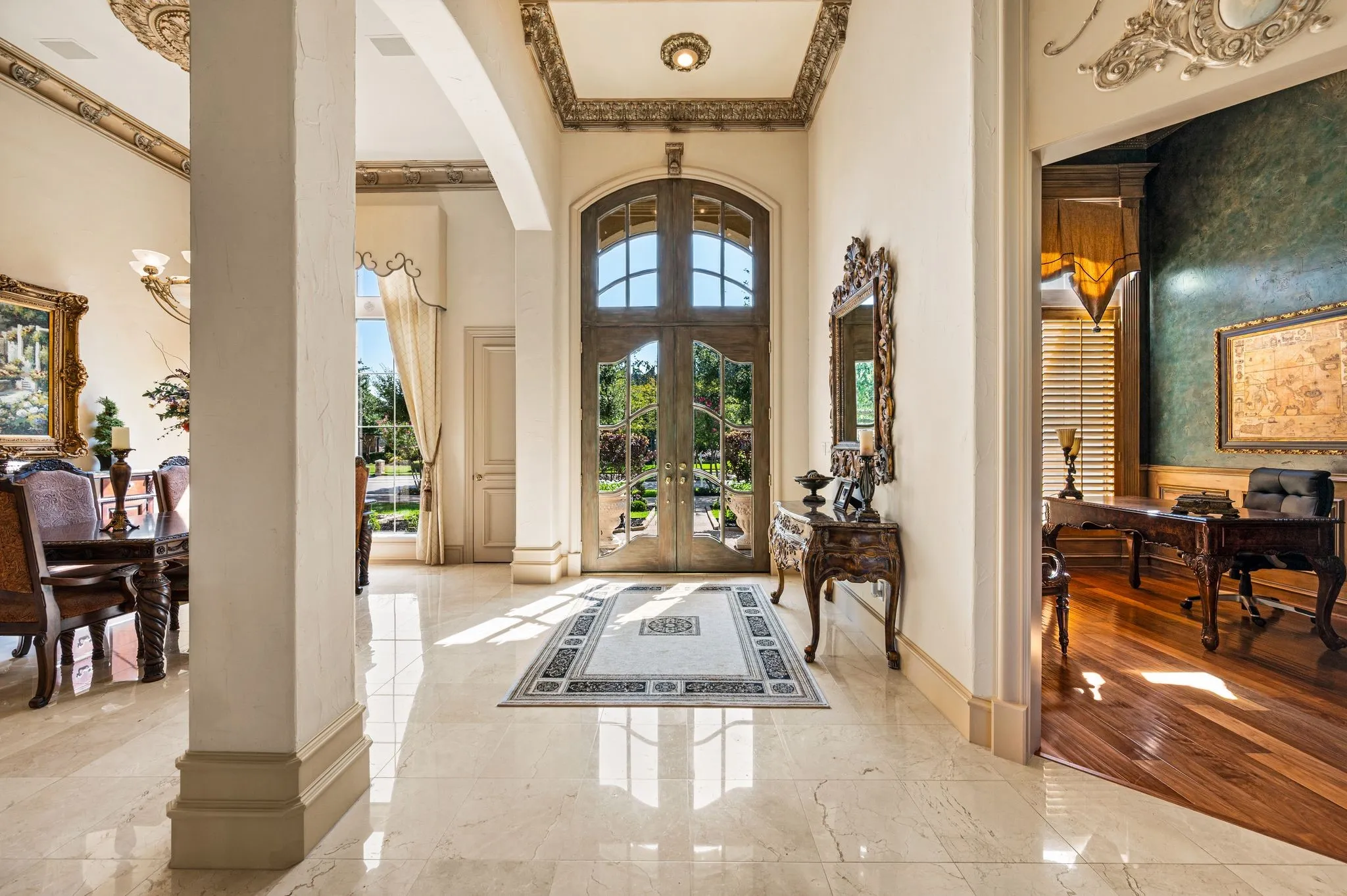 Single Family Residence For Sale in Tarrant County , 7204 Majestic Manor, Colleyville, Texas 76034, 4 Bedroom, 5 Bathroom, 4 Garage spaces, 6,091 Sqft, built in 1998, mls#21362924, Real Estate Agent in Colleyville, Homes For Sale in Tarrant county, Homes For Sale in Colleyville, Realtor in Colleyville Texas, Real Estate Brokerage Independent Realty Texas, Luminita Cordes Realtor