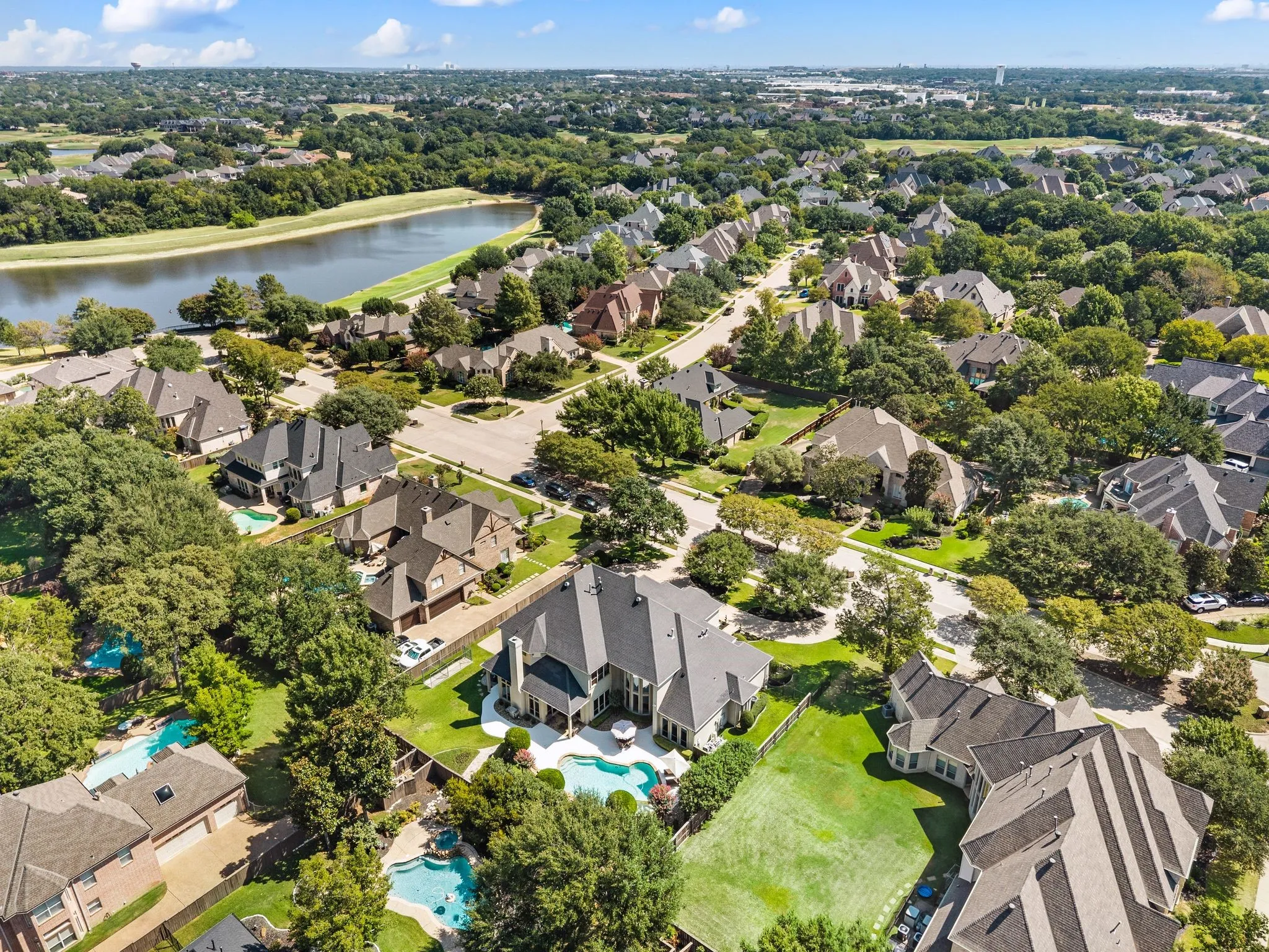 Single Family Residence For Sale in Tarrant County , 7204 Majestic Manor, Colleyville, Texas 76034, 4 Bedroom, 5 Bathroom, 4 Garage spaces, 6,091 Sqft, built in 1998, mls#21362924, Real Estate Agent in Colleyville, Homes For Sale in Tarrant county, Homes For Sale in Colleyville, Realtor in Colleyville Texas, Real Estate Brokerage Independent Realty Texas, Luminita Cordes Realtor