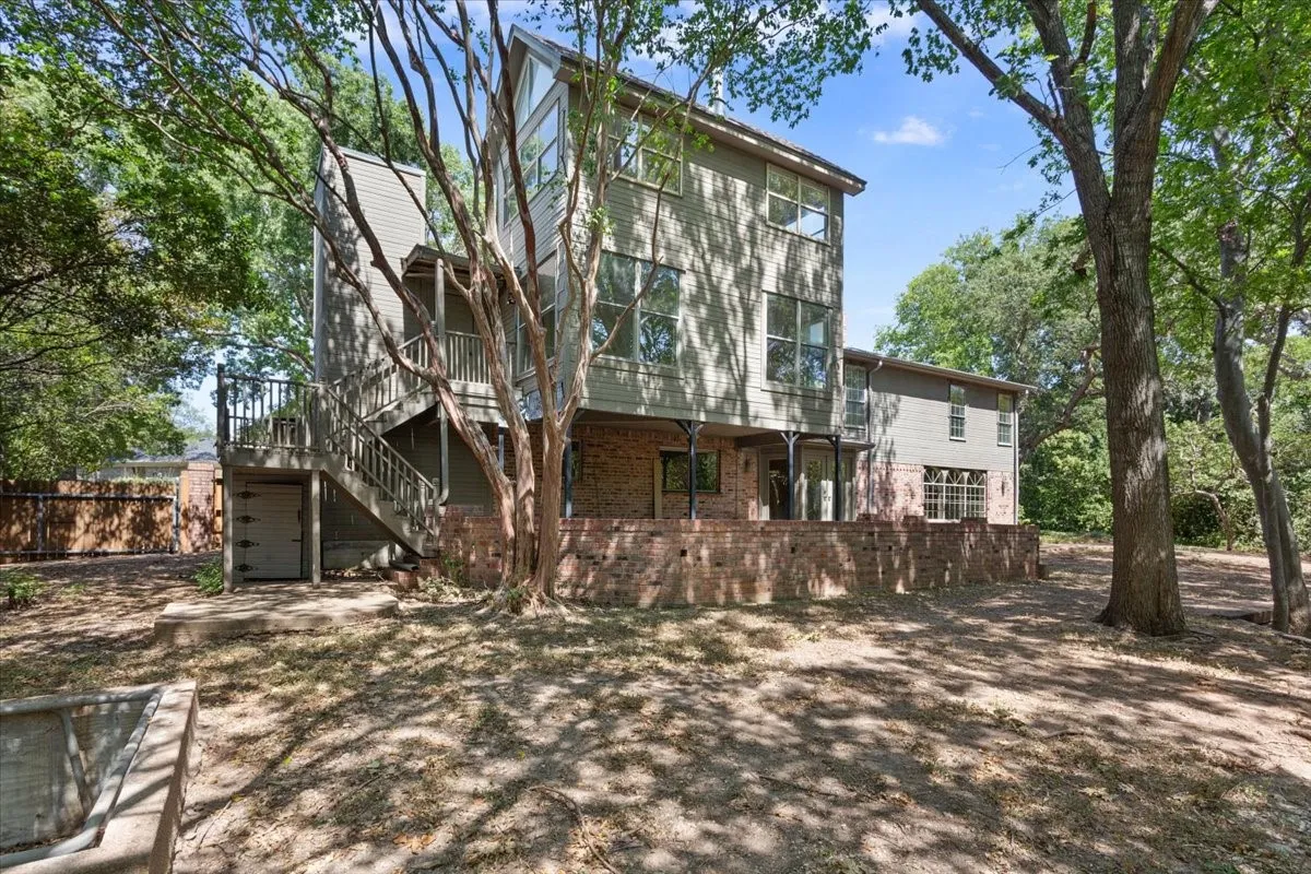 Single Family Residence For Sale in Mc Lennan County , 3400 Timbermill Road, Waco, Texas 76710, 5 Bedroom, 4 Bathroom, 2 Garage spaces, 4,444 Sqft, built in 1982, mls#21363024, Real Estate Agent in Waco, Homes For Sale in Mc Lennan county, Homes For Sale in Waco, Realtor in Waco Texas, Real Estate Brokerage Independent Realty Texas, Luminita Cordes Realtor