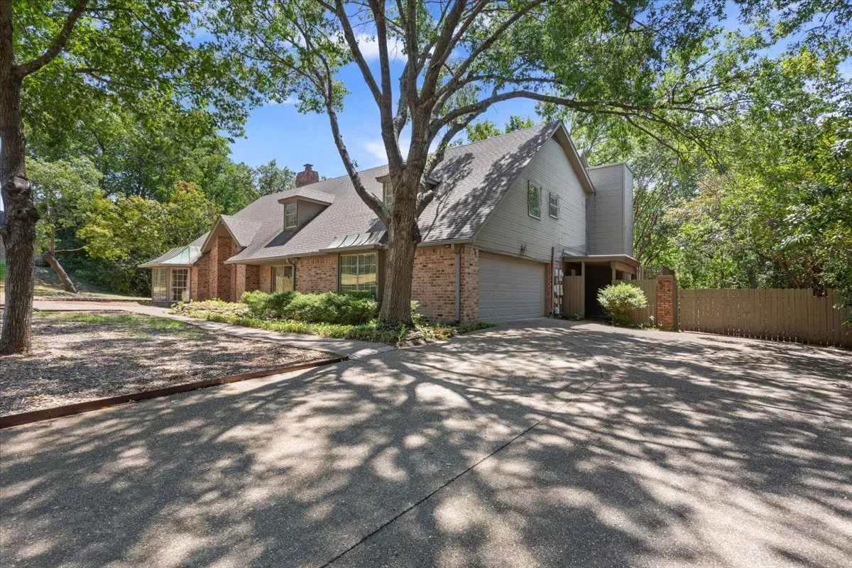 Single Family Residence For Sale in Mc Lennan County , 3400 Timbermill Road, Waco, Texas 76710, 5 Bedroom, 4 Bathroom, 2 Garage spaces, 4,444 Sqft, built in 1982, mls#21363024, Real Estate Agent in Waco, Homes For Sale in Mc Lennan county, Homes For Sale in Waco, Realtor in Waco Texas, Real Estate Brokerage Independent Realty Texas, Luminita Cordes Realtor