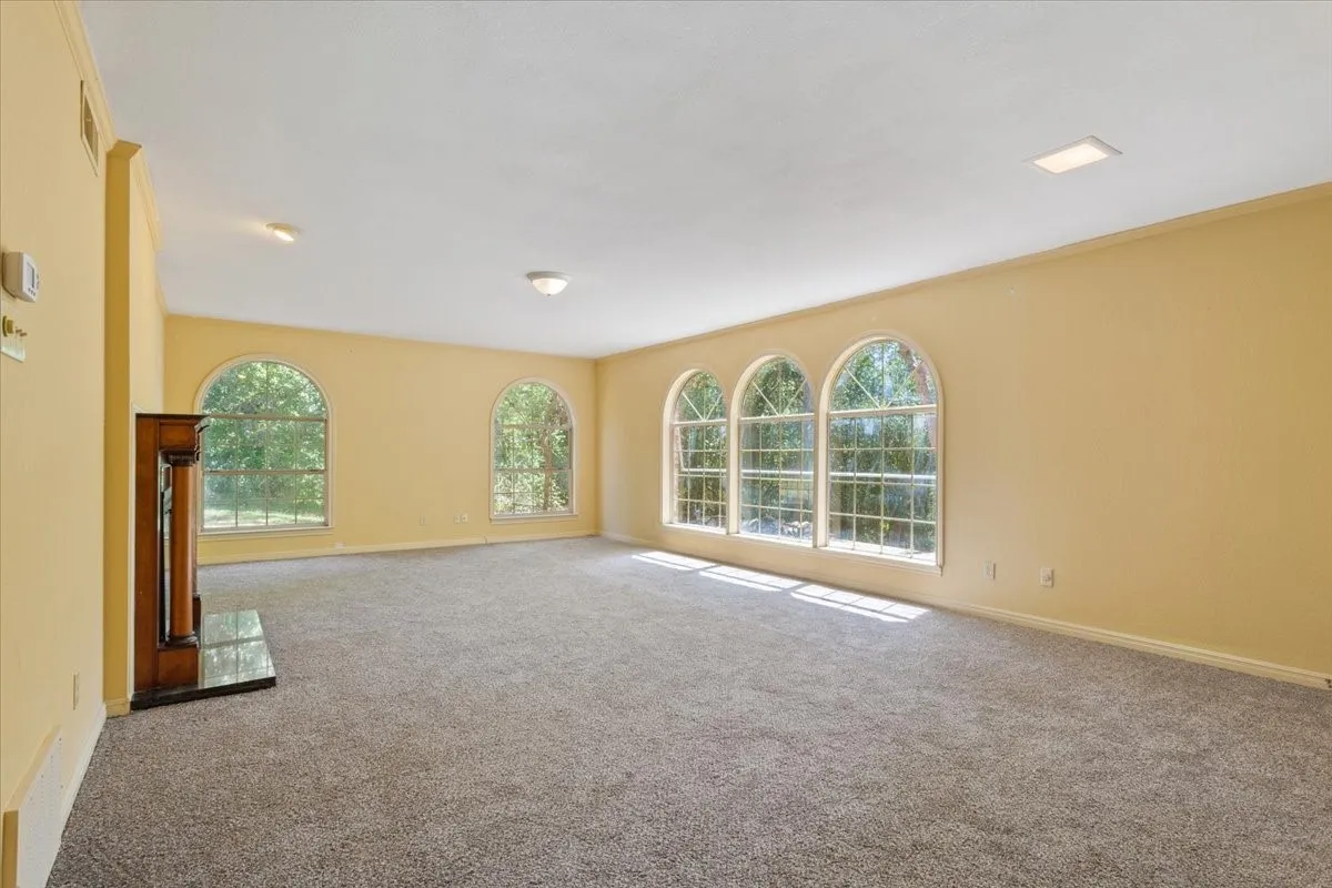 Single Family Residence For Sale in Mc Lennan County , 3400 Timbermill Road, Waco, Texas 76710, 5 Bedroom, 4 Bathroom, 2 Garage spaces, 4,444 Sqft, built in 1982, mls#21363024, Real Estate Agent in Waco, Homes For Sale in Mc Lennan county, Homes For Sale in Waco, Realtor in Waco Texas, Real Estate Brokerage Independent Realty Texas, Luminita Cordes Realtor