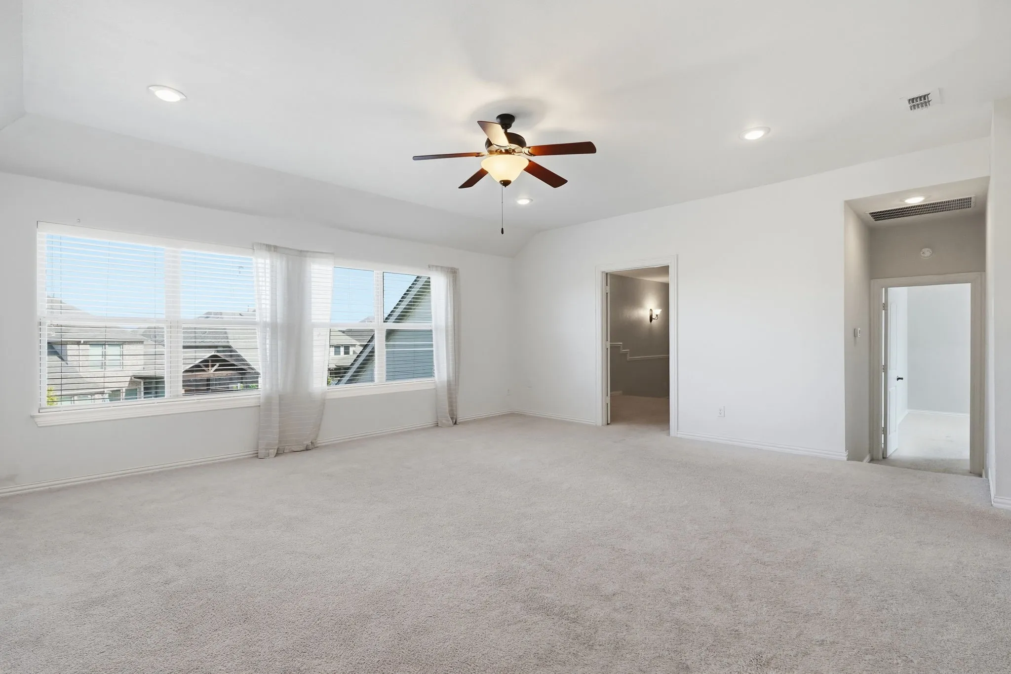 Single Family Residence For Sale in Denton County , 2803 Waverley Drive, Trophy Club, Texas 76262, 5 Bedroom, 5 Bathroom, 3 Garage spaces, 4,264 Sqft, built in 2013, mls#21369029, Real Estate Agent in Trophy Club, Homes For Sale in Denton county, Homes For Sale in Trophy Club, Realtor in Trophy Club Texas, Real Estate Brokerage Independent Realty Texas, Luminita Cordes Realtor