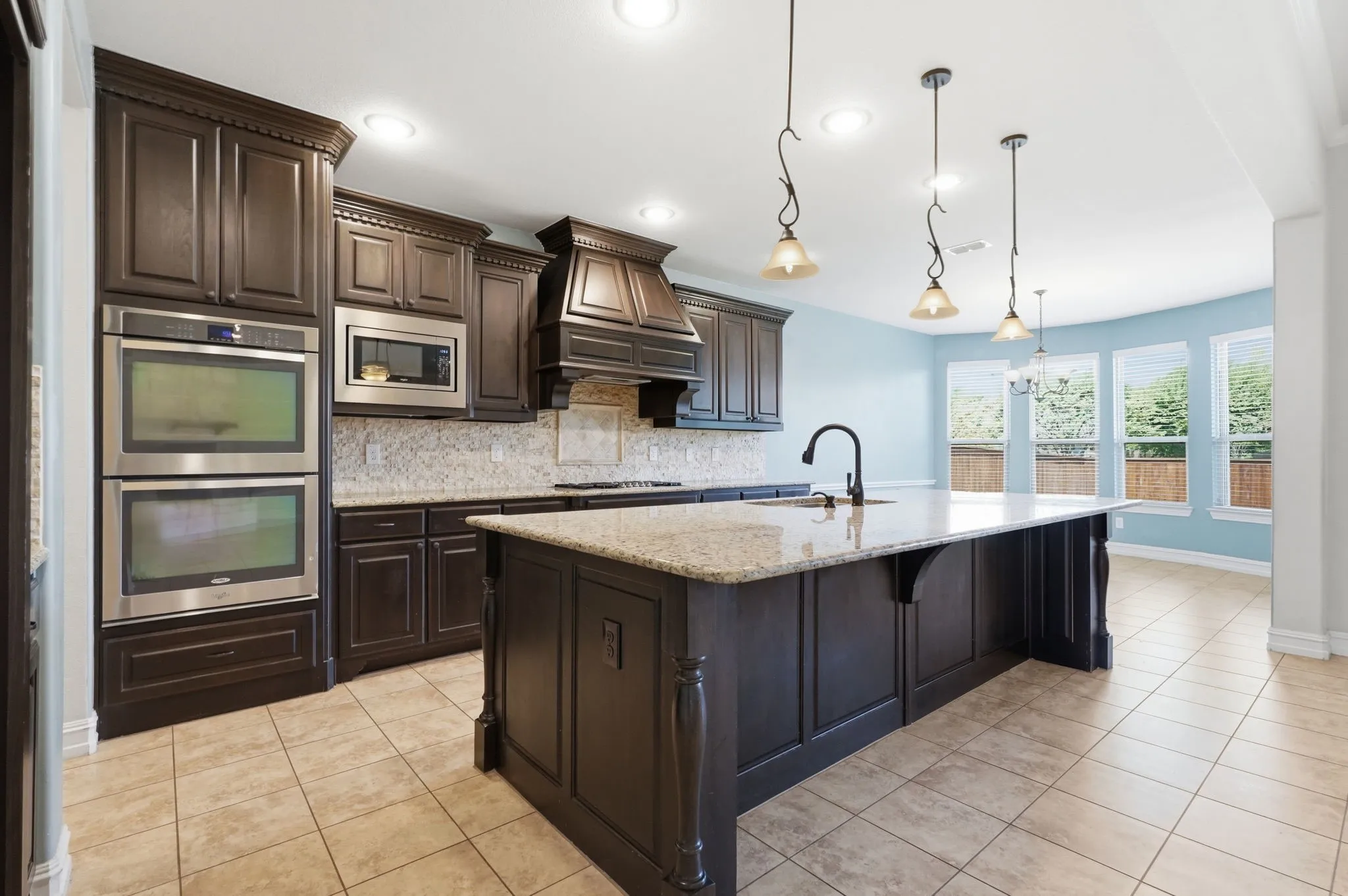 Single Family Residence For Sale in Denton County , 2803 Waverley Drive, Trophy Club, Texas 76262, 5 Bedroom, 5 Bathroom, 3 Garage spaces, 4,264 Sqft, built in 2013, mls#21369029, Real Estate Agent in Trophy Club, Homes For Sale in Denton county, Homes For Sale in Trophy Club, Realtor in Trophy Club Texas, Real Estate Brokerage Independent Realty Texas, Luminita Cordes Realtor
