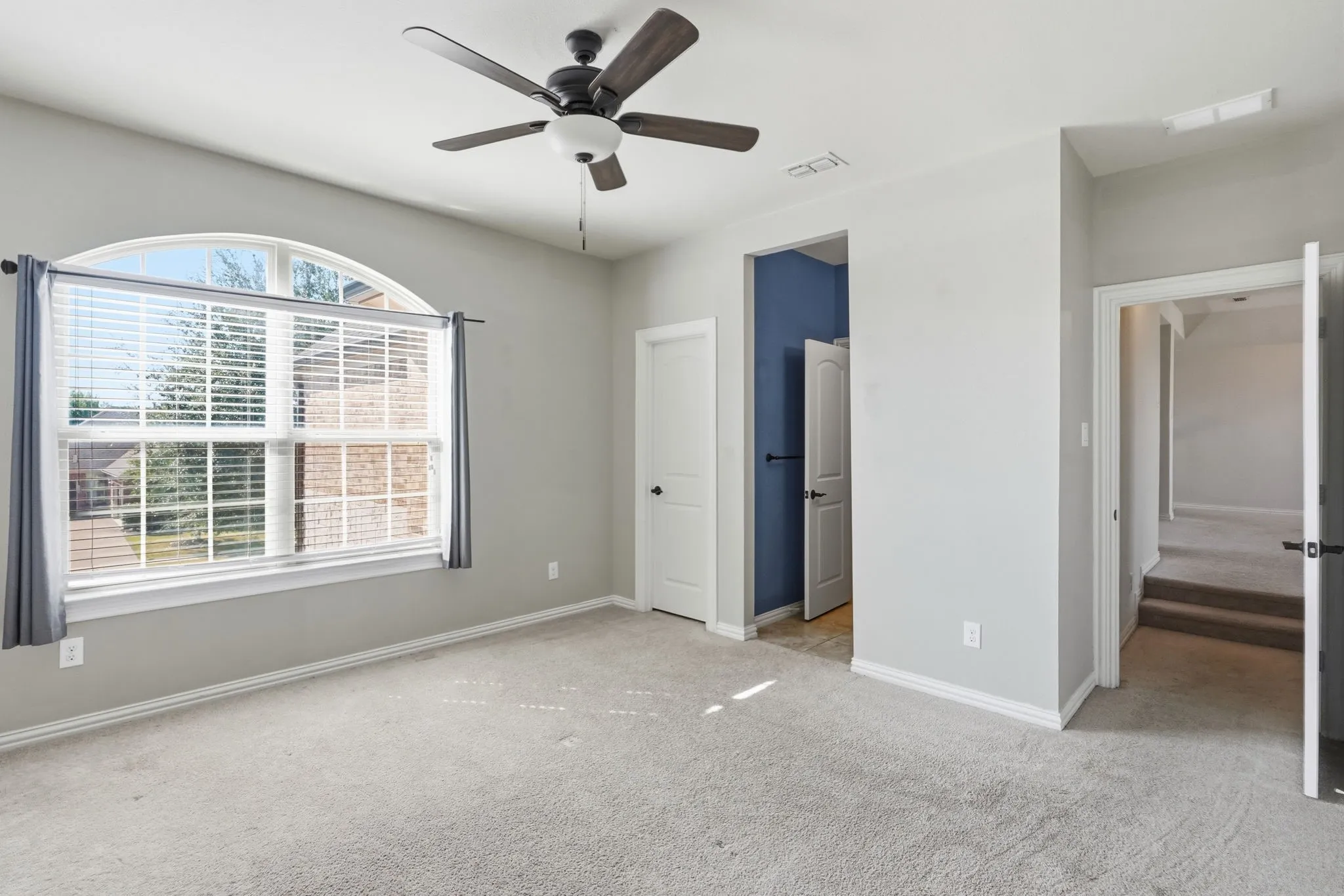 Single Family Residence For Sale in Denton County , 2803 Waverley Drive, Trophy Club, Texas 76262, 5 Bedroom, 5 Bathroom, 3 Garage spaces, 4,264 Sqft, built in 2013, mls#21369029, Real Estate Agent in Trophy Club, Homes For Sale in Denton county, Homes For Sale in Trophy Club, Realtor in Trophy Club Texas, Real Estate Brokerage Independent Realty Texas, Luminita Cordes Realtor
