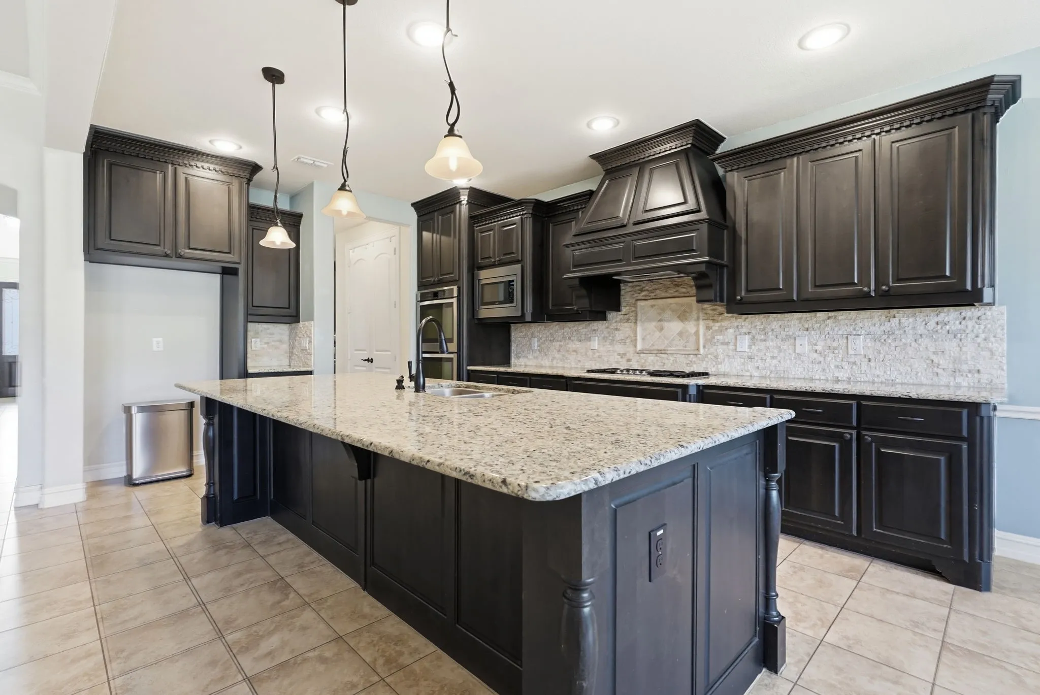 Single Family Residence For Sale in Denton County , 2803 Waverley Drive, Trophy Club, Texas 76262, 5 Bedroom, 5 Bathroom, 3 Garage spaces, 4,264 Sqft, built in 2013, mls#21369029, Real Estate Agent in Trophy Club, Homes For Sale in Denton county, Homes For Sale in Trophy Club, Realtor in Trophy Club Texas, Real Estate Brokerage Independent Realty Texas, Luminita Cordes Realtor