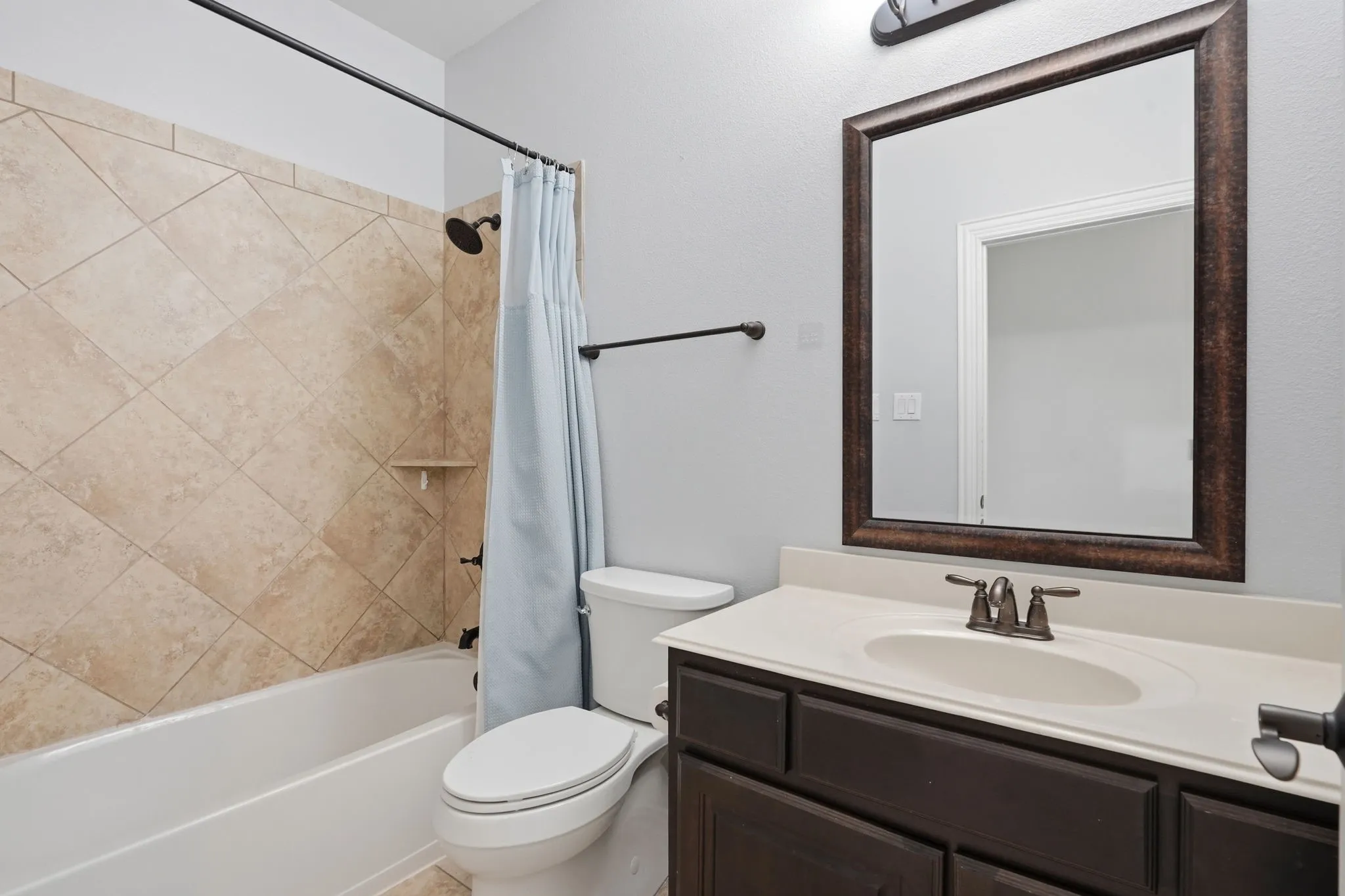 Single Family Residence For Sale in Denton County , 2803 Waverley Drive, Trophy Club, Texas 76262, 5 Bedroom, 5 Bathroom, 3 Garage spaces, 4,264 Sqft, built in 2013, mls#21369029, Real Estate Agent in Trophy Club, Homes For Sale in Denton county, Homes For Sale in Trophy Club, Realtor in Trophy Club Texas, Real Estate Brokerage Independent Realty Texas, Luminita Cordes Realtor