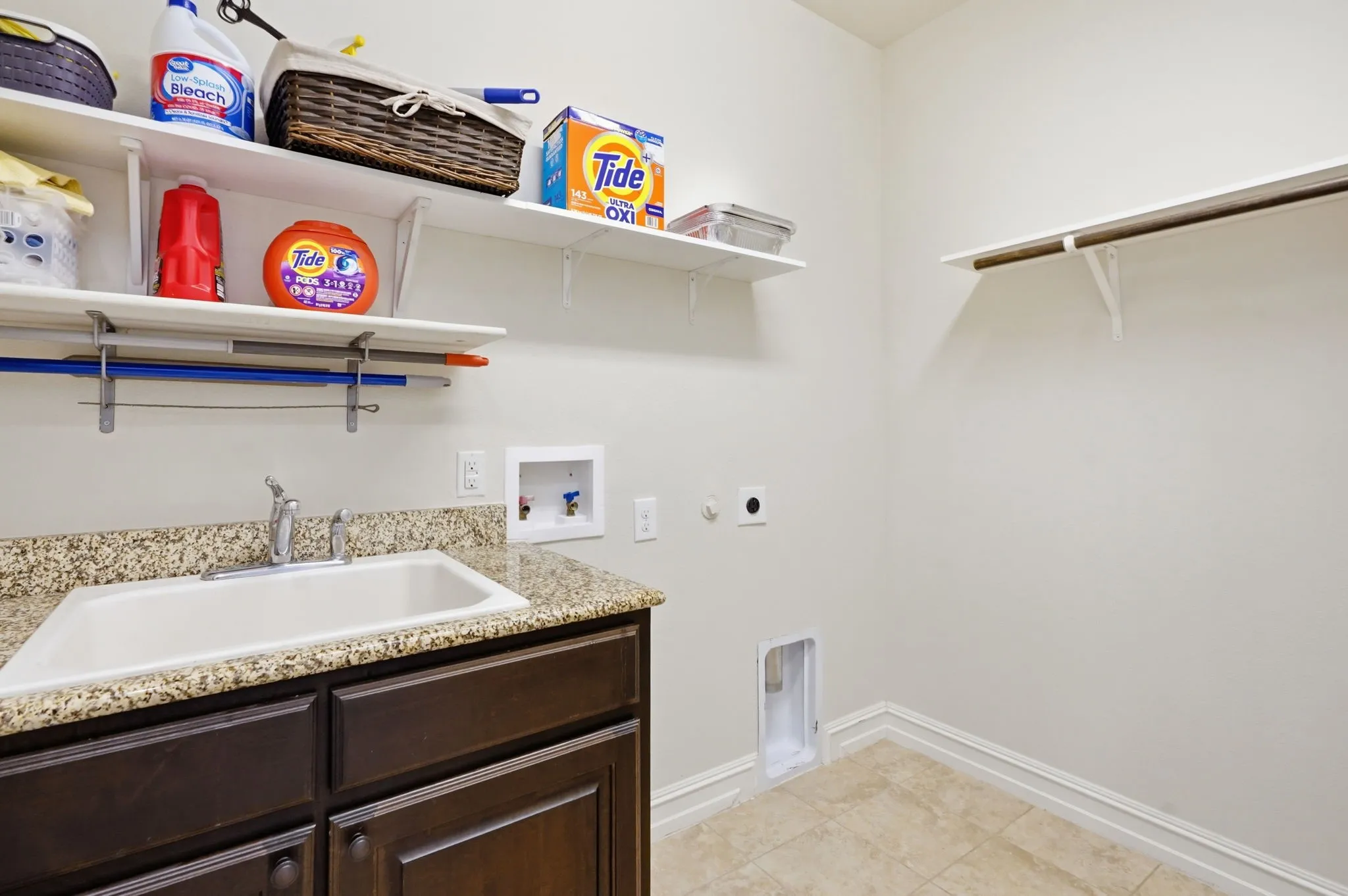Single Family Residence For Sale in Denton County , 2803 Waverley Drive, Trophy Club, Texas 76262, 5 Bedroom, 5 Bathroom, 3 Garage spaces, 4,264 Sqft, built in 2013, mls#21369029, Real Estate Agent in Trophy Club, Homes For Sale in Denton county, Homes For Sale in Trophy Club, Realtor in Trophy Club Texas, Real Estate Brokerage Independent Realty Texas, Luminita Cordes Realtor