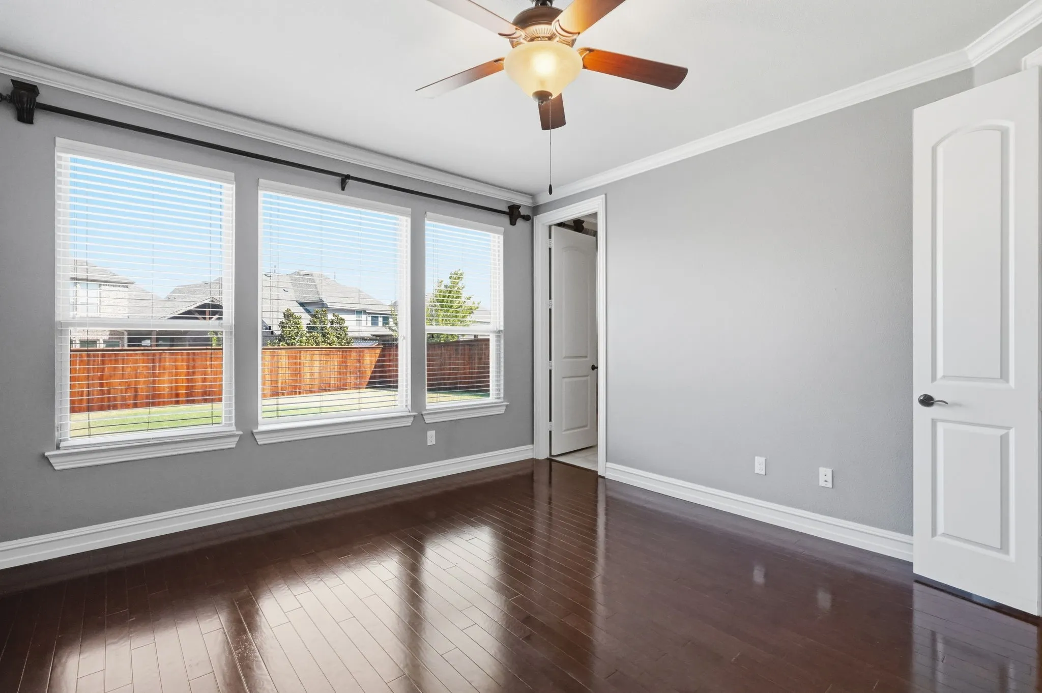Single Family Residence For Sale in Denton County , 2803 Waverley Drive, Trophy Club, Texas 76262, 5 Bedroom, 5 Bathroom, 3 Garage spaces, 4,264 Sqft, built in 2013, mls#21369029, Real Estate Agent in Trophy Club, Homes For Sale in Denton county, Homes For Sale in Trophy Club, Realtor in Trophy Club Texas, Real Estate Brokerage Independent Realty Texas, Luminita Cordes Realtor