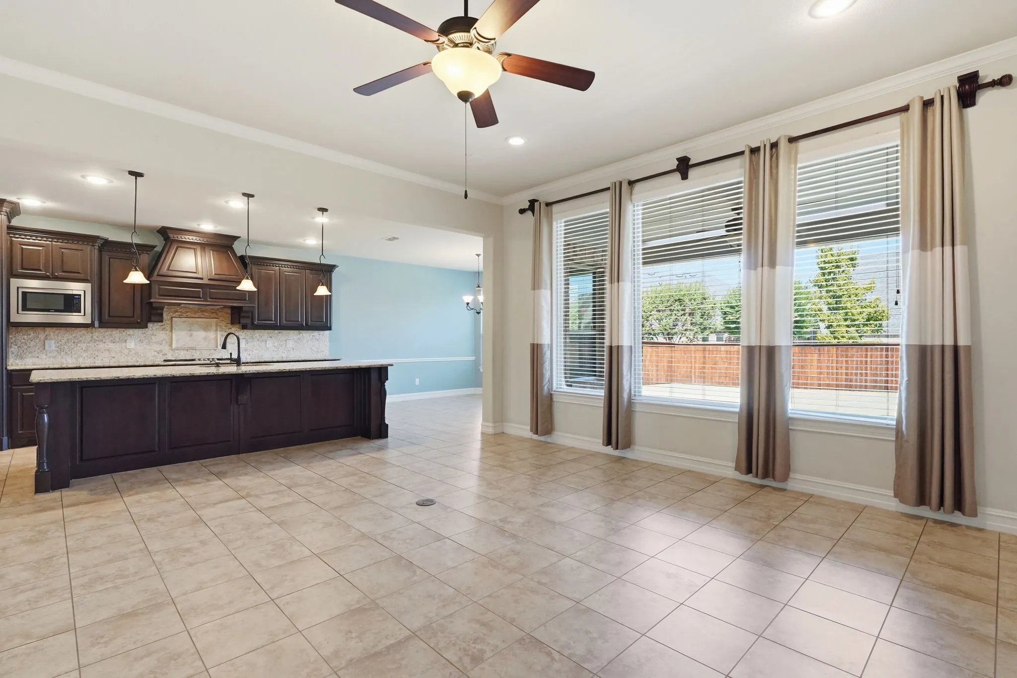 Single Family Residence For Sale in Denton County , 2803 Waverley Drive, Trophy Club, Texas 76262, 5 Bedroom, 5 Bathroom, 3 Garage spaces, 4,264 Sqft, built in 2013, mls#21369029, Real Estate Agent in Trophy Club, Homes For Sale in Denton county, Homes For Sale in Trophy Club, Realtor in Trophy Club Texas, Real Estate Brokerage Independent Realty Texas, Luminita Cordes Realtor