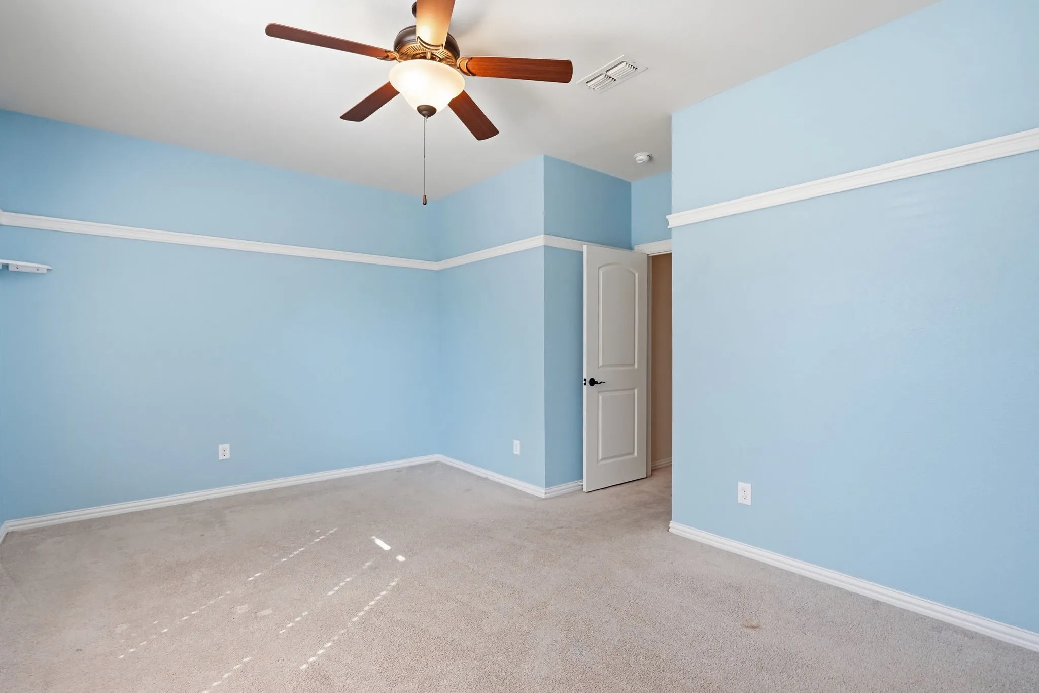 Single Family Residence For Sale in Denton County , 2803 Waverley Drive, Trophy Club, Texas 76262, 5 Bedroom, 5 Bathroom, 3 Garage spaces, 4,264 Sqft, built in 2013, mls#21369029, Real Estate Agent in Trophy Club, Homes For Sale in Denton county, Homes For Sale in Trophy Club, Realtor in Trophy Club Texas, Real Estate Brokerage Independent Realty Texas, Luminita Cordes Realtor