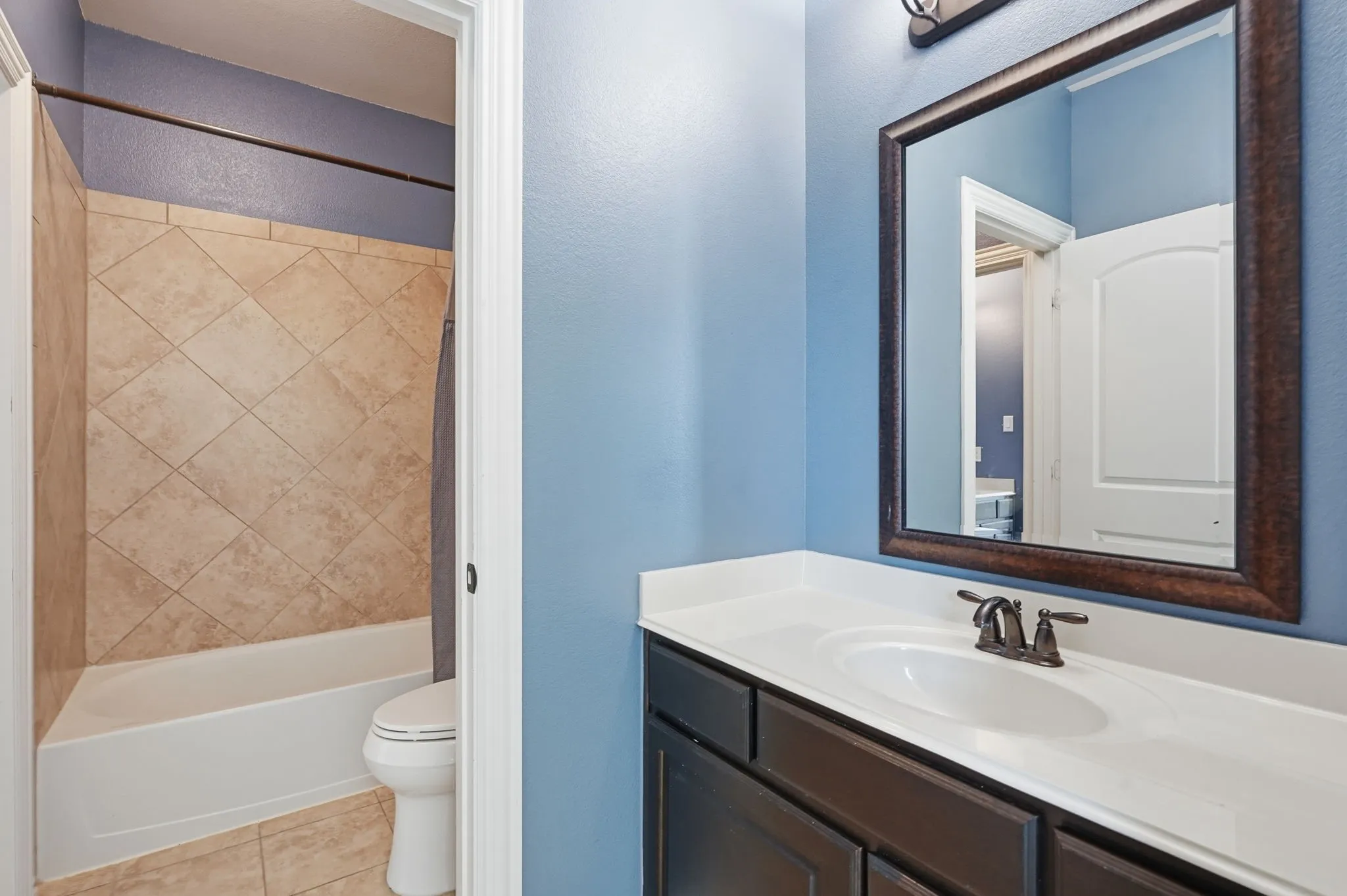 Single Family Residence For Sale in Denton County , 2803 Waverley Drive, Trophy Club, Texas 76262, 5 Bedroom, 5 Bathroom, 3 Garage spaces, 4,264 Sqft, built in 2013, mls#21369029, Real Estate Agent in Trophy Club, Homes For Sale in Denton county, Homes For Sale in Trophy Club, Realtor in Trophy Club Texas, Real Estate Brokerage Independent Realty Texas, Luminita Cordes Realtor