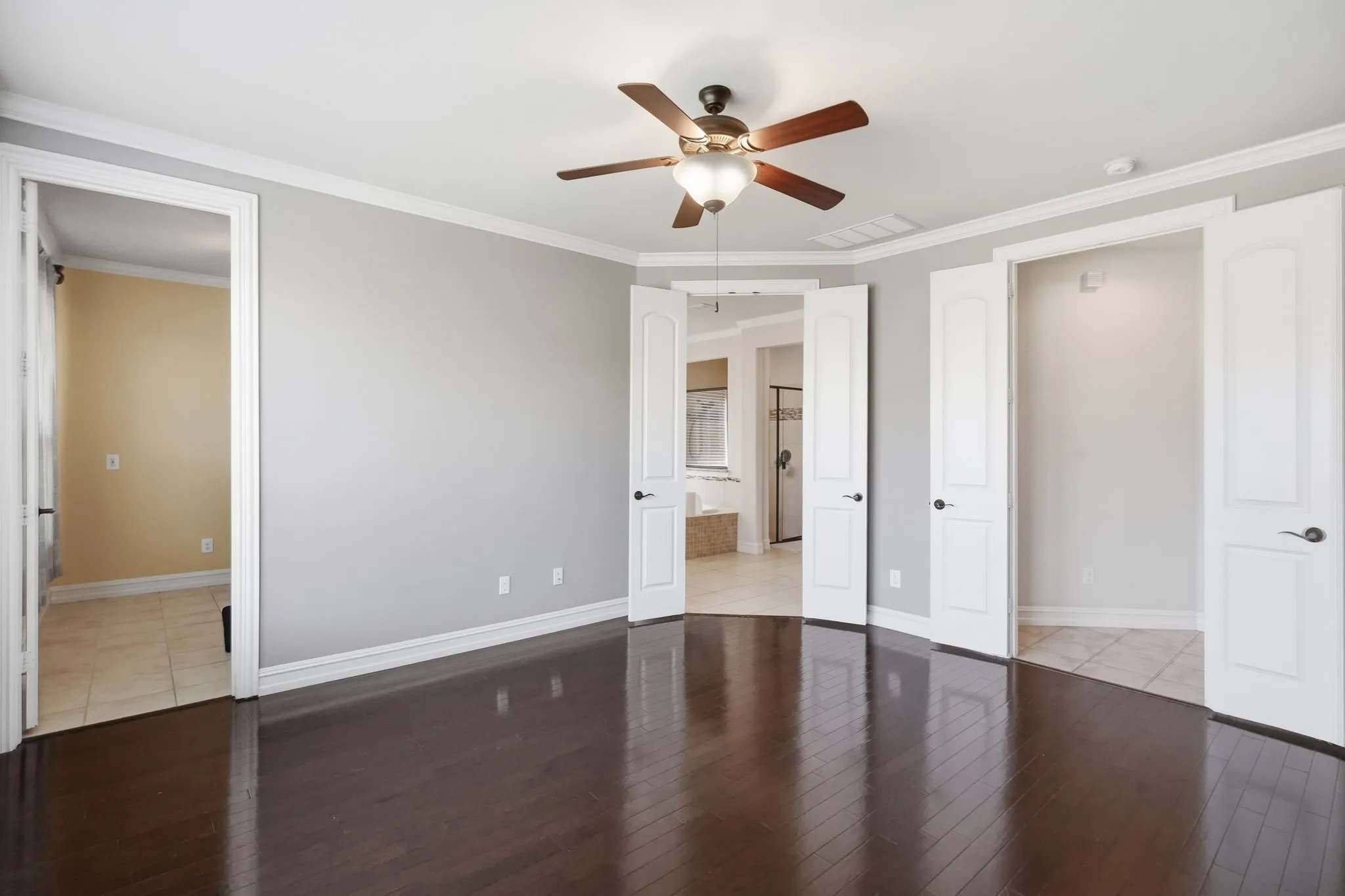 Single Family Residence For Sale in Denton County , 2803 Waverley Drive, Trophy Club, Texas 76262, 5 Bedroom, 5 Bathroom, 3 Garage spaces, 4,264 Sqft, built in 2013, mls#21369029, Real Estate Agent in Trophy Club, Homes For Sale in Denton county, Homes For Sale in Trophy Club, Realtor in Trophy Club Texas, Real Estate Brokerage Independent Realty Texas, Luminita Cordes Realtor